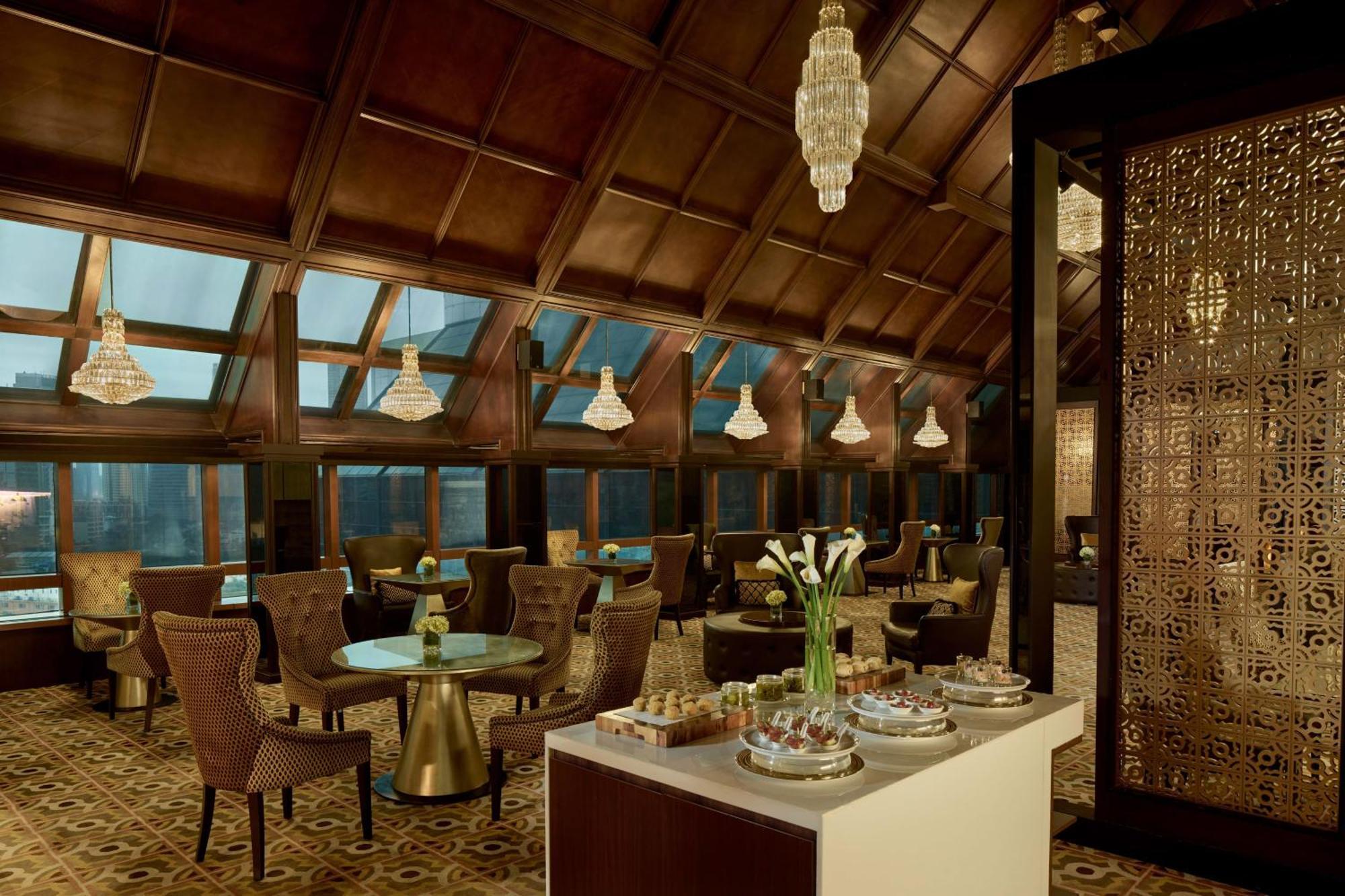 Deluxe suite with Executive Lounge