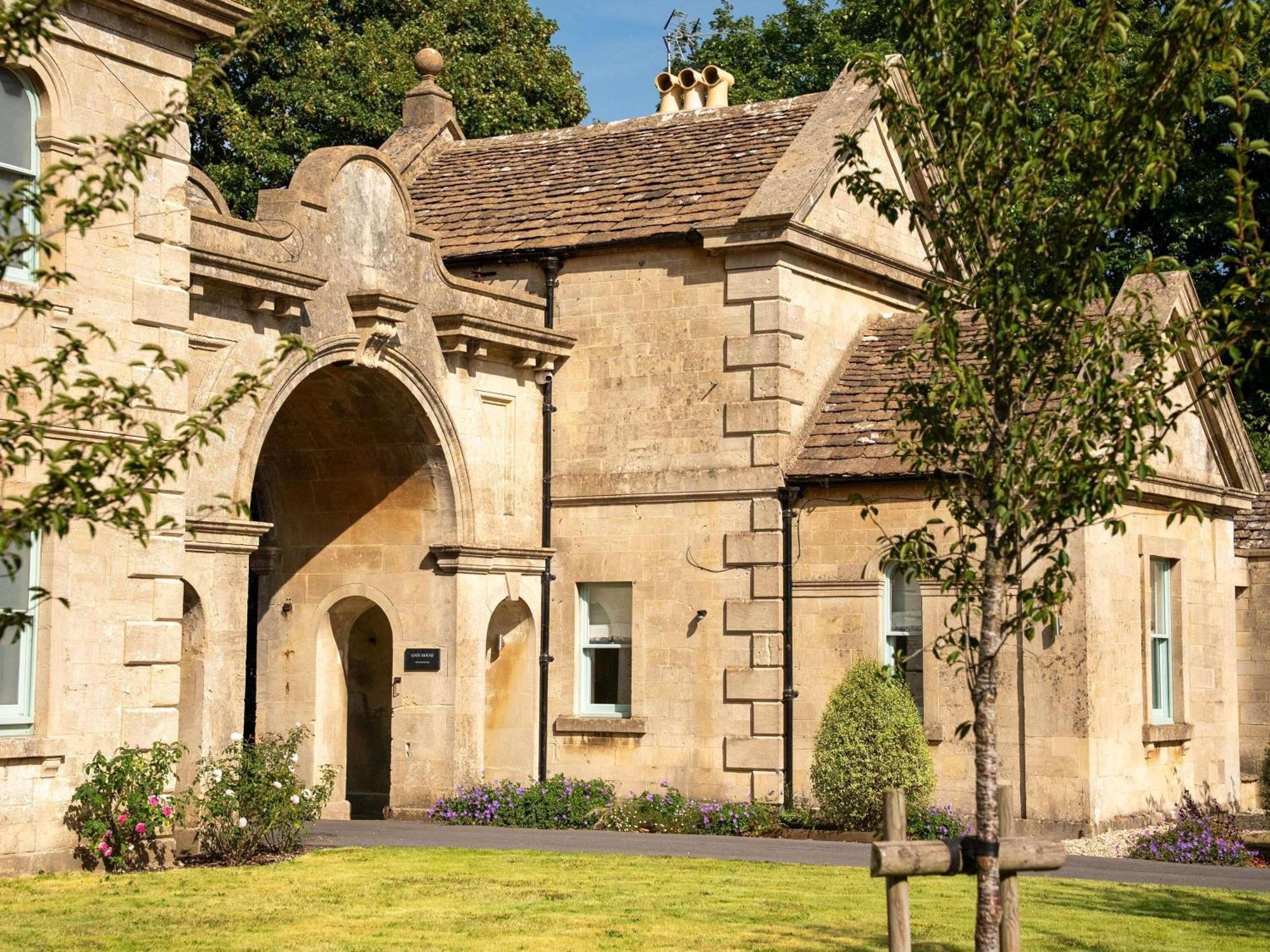 One-Bedroom Manor Cottage