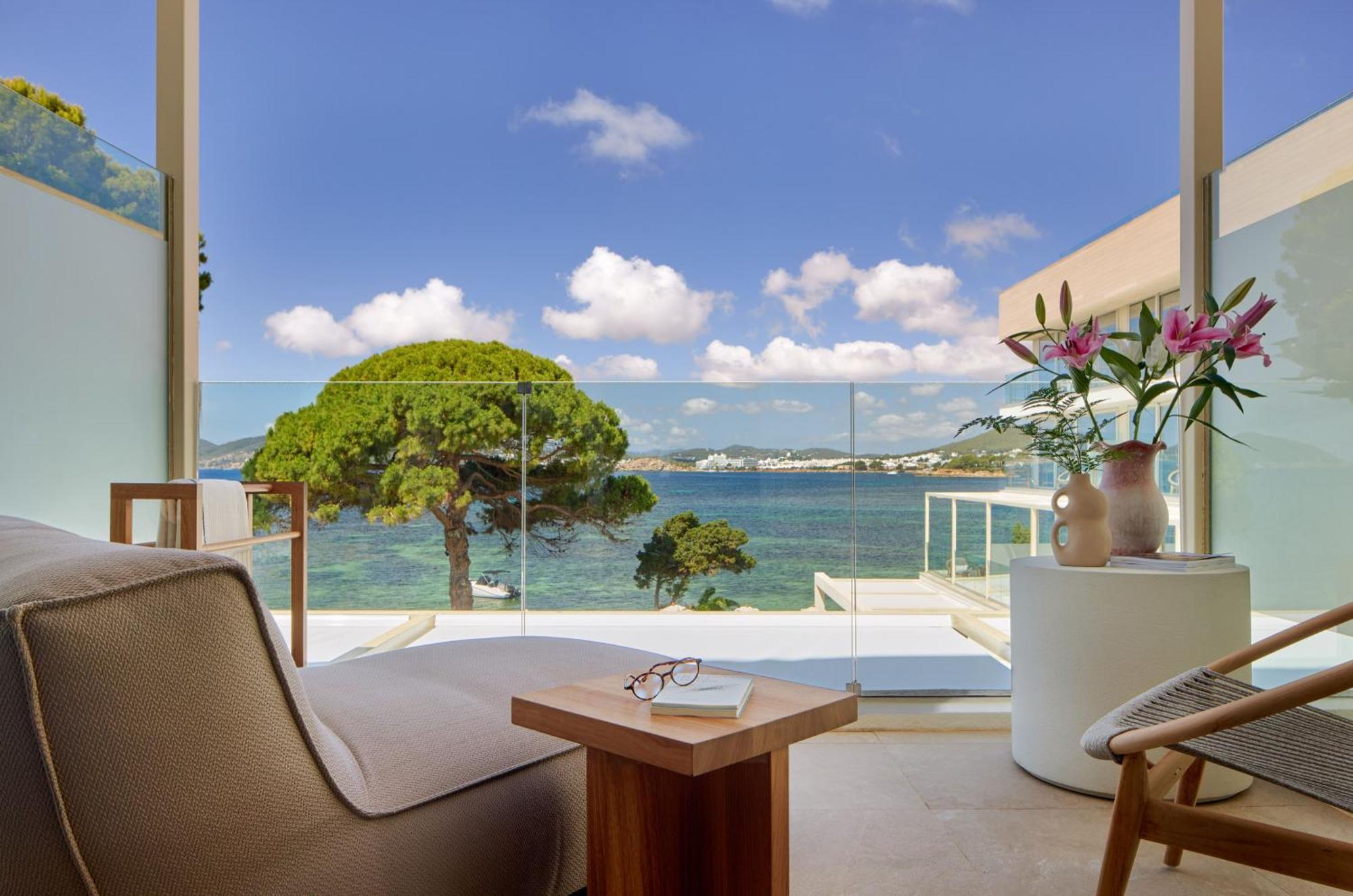 Superior ME with Terrace and Sea View