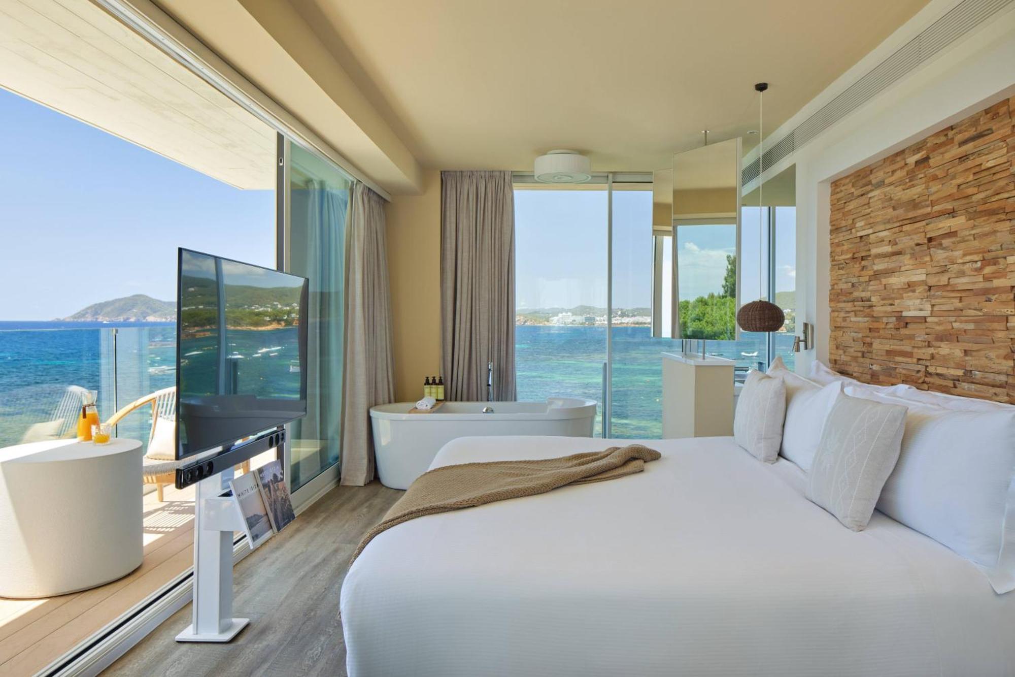 Extra ME+ Junior Suite 2 Bedroom Sea View