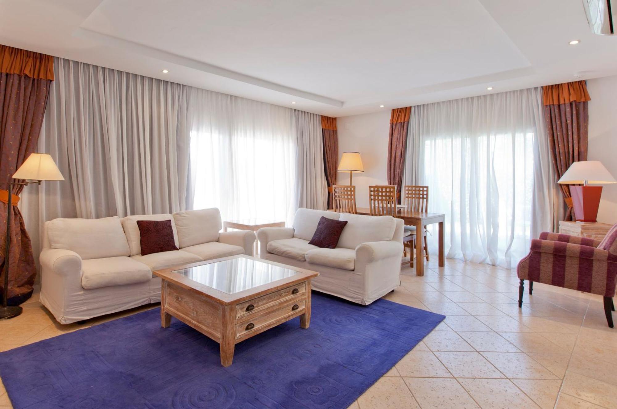 Xtra 2 Bedrooms Beach House with Garden