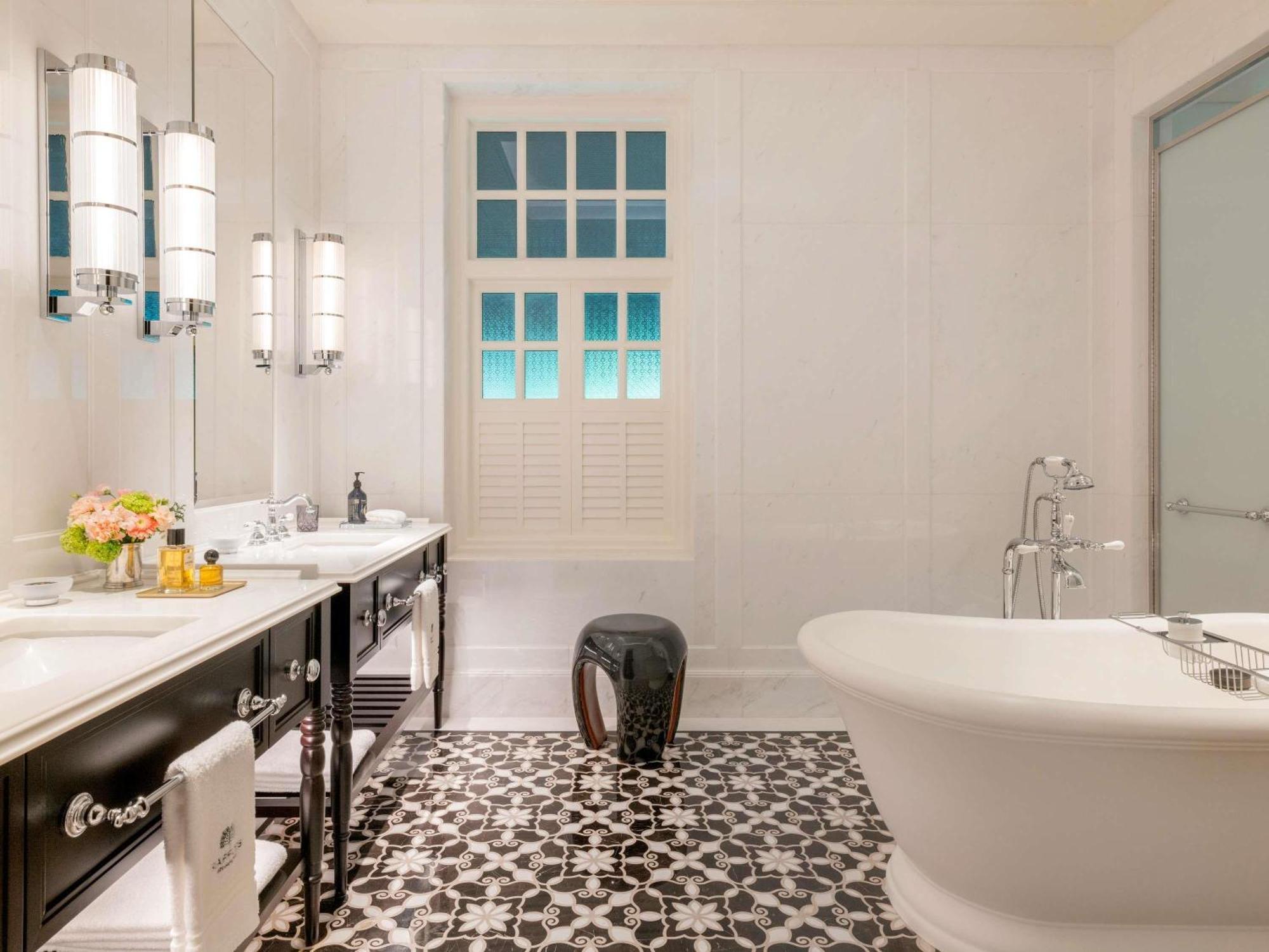 Palm Court King Suite