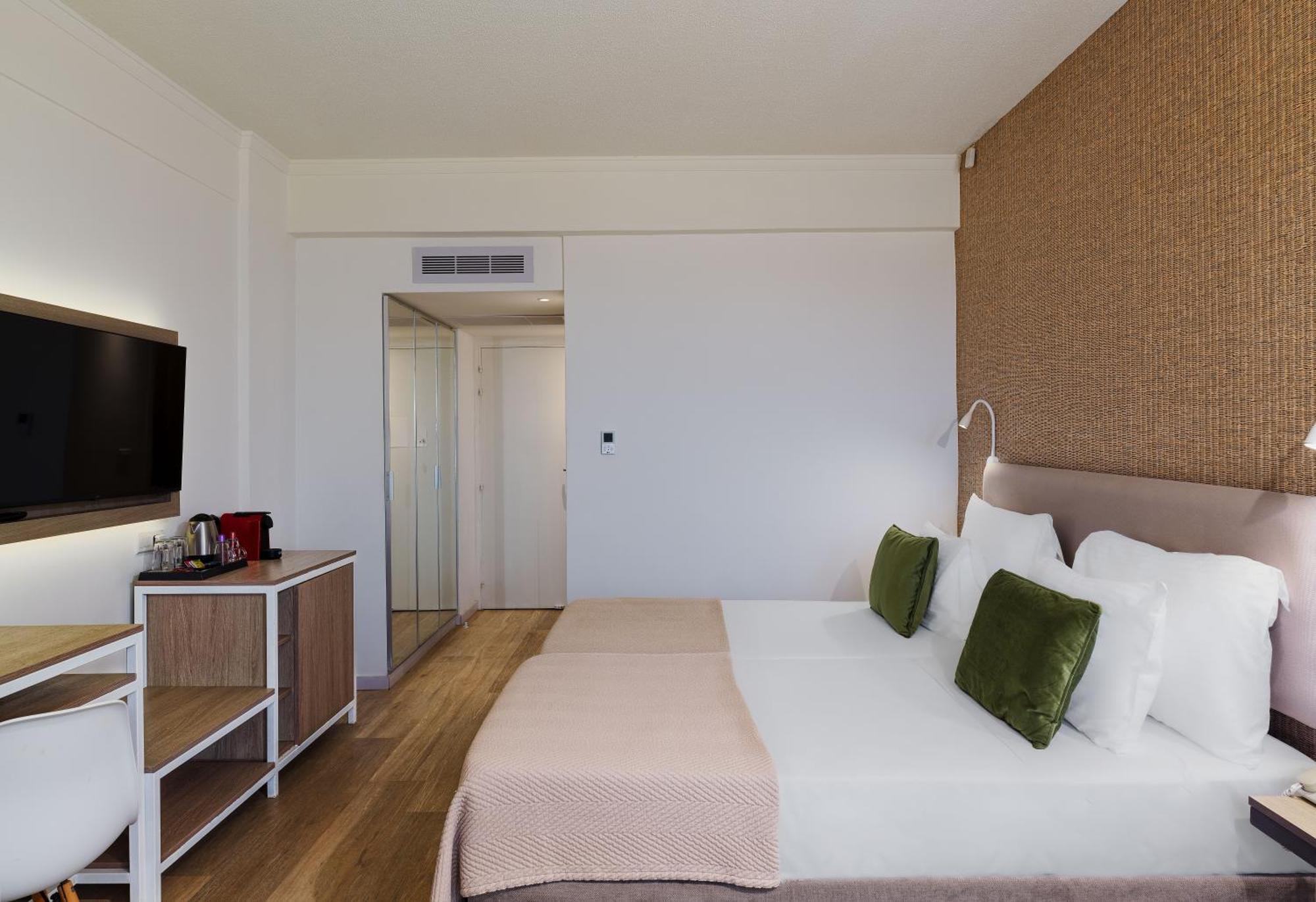 Superior Twin Room with Side Sea View
