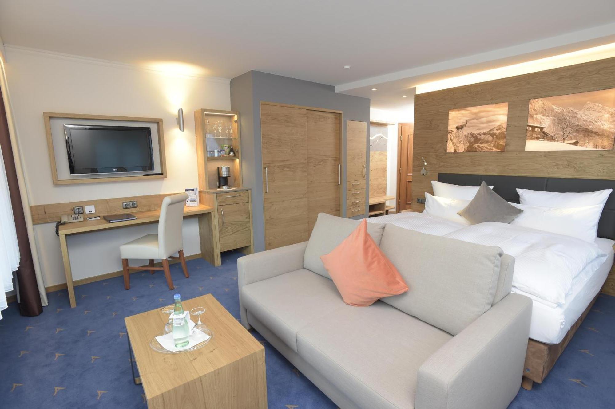Deluxe Double Room With Panoramic Mountain View