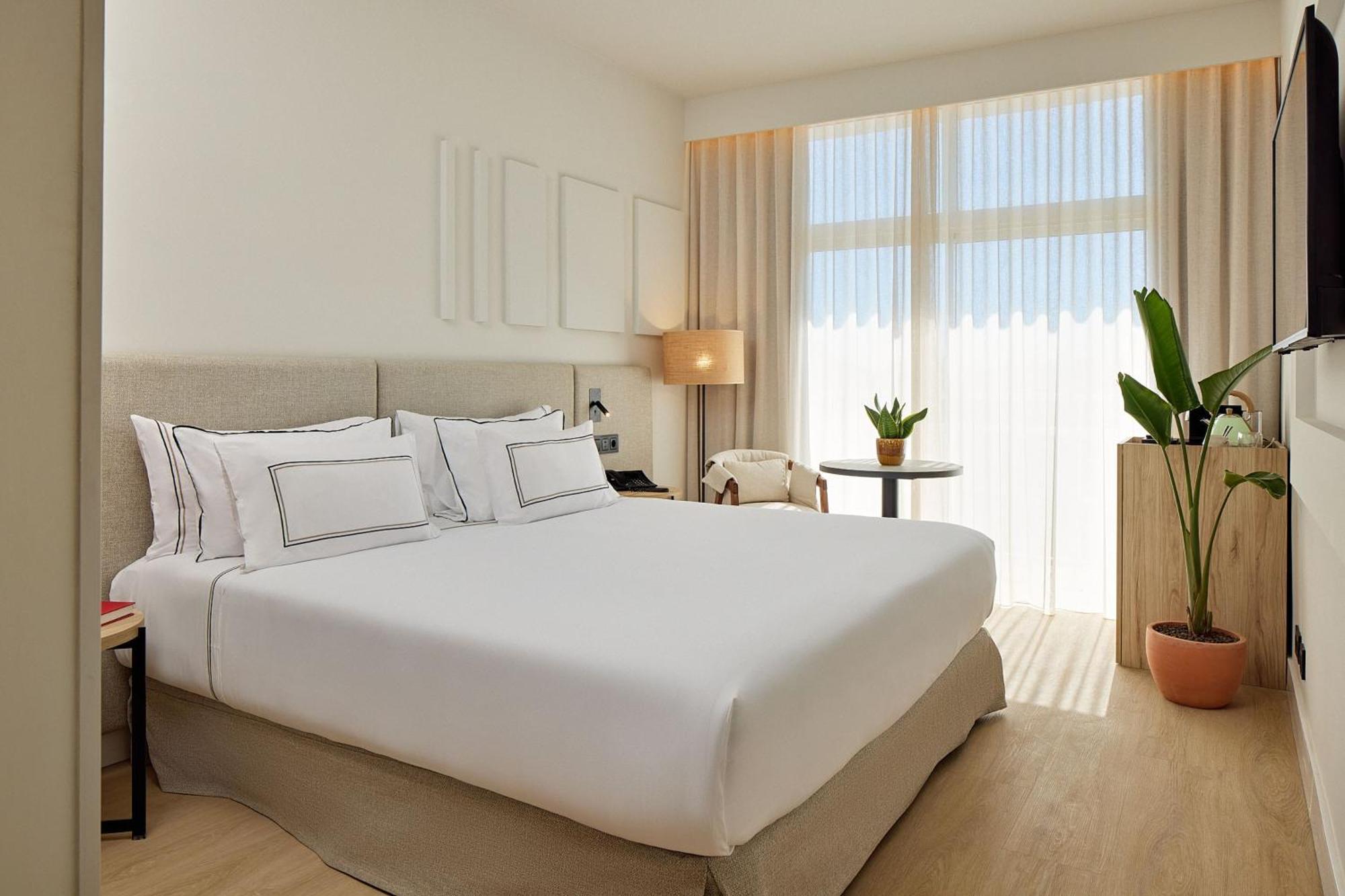 Premium Connecting Room (2 Adults + 2 Children)