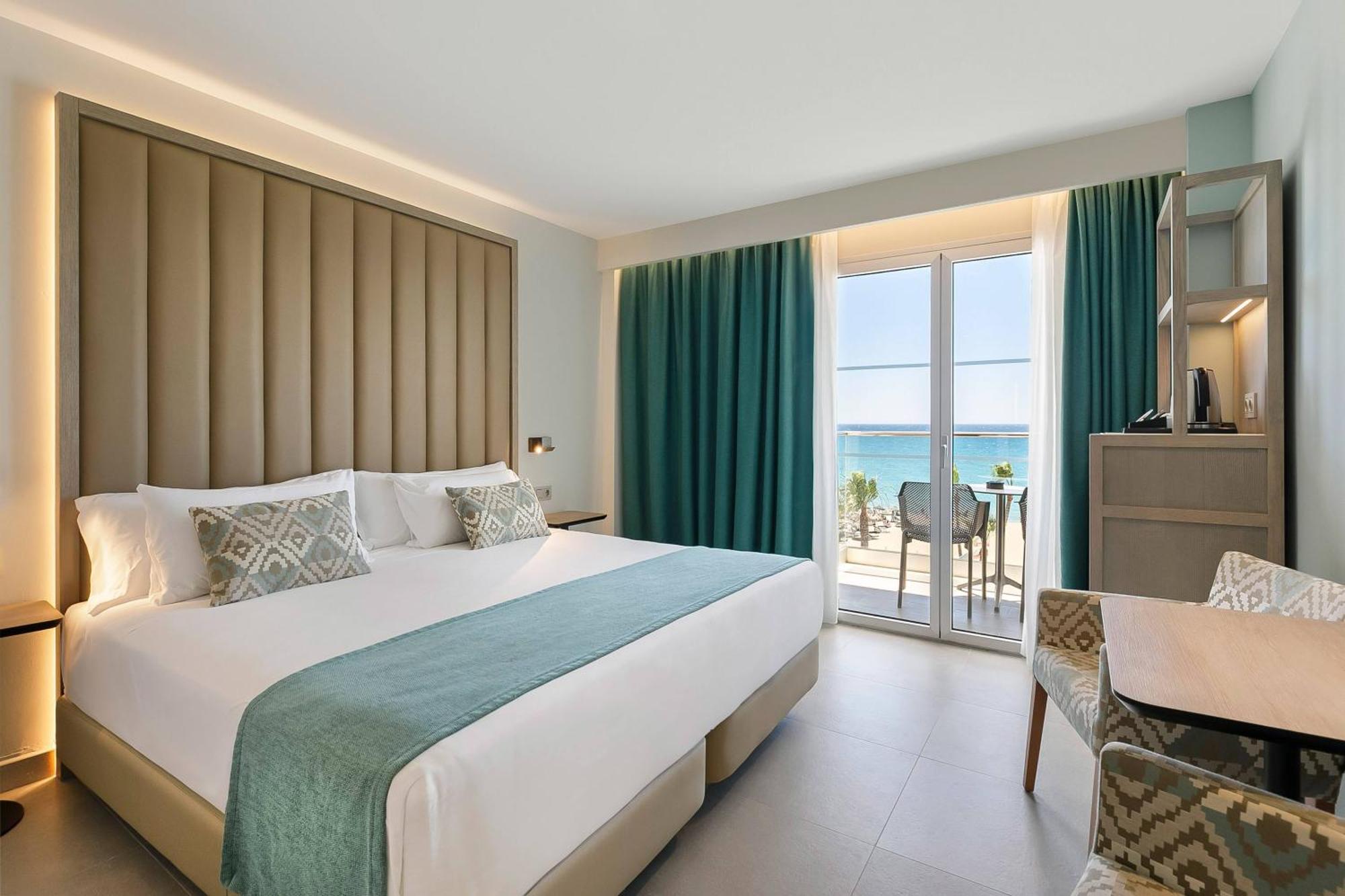 Superior Room Front Sea