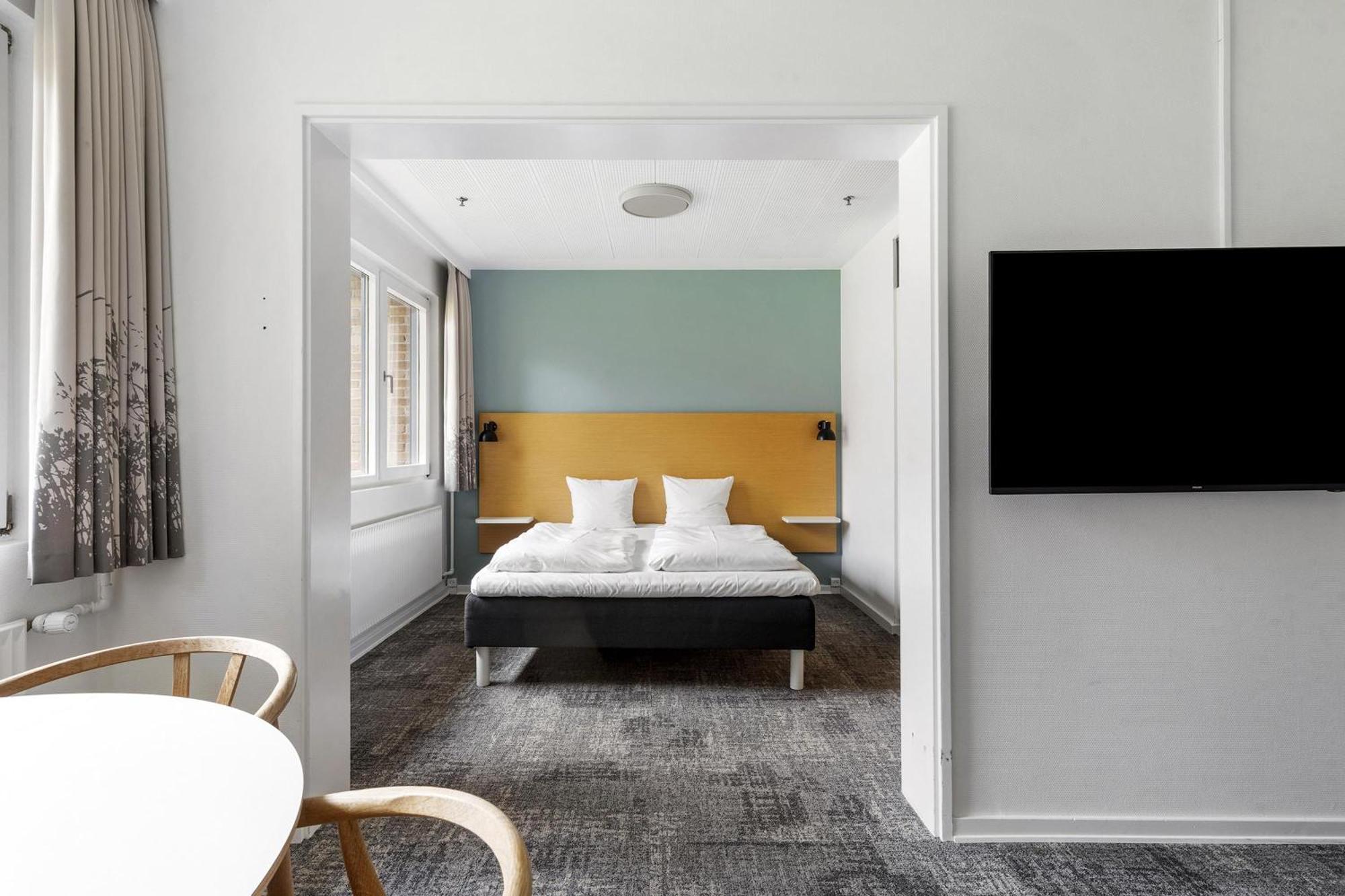 Junior Family Suite with Queen Bed and Sofa Bed - Non-Smoking