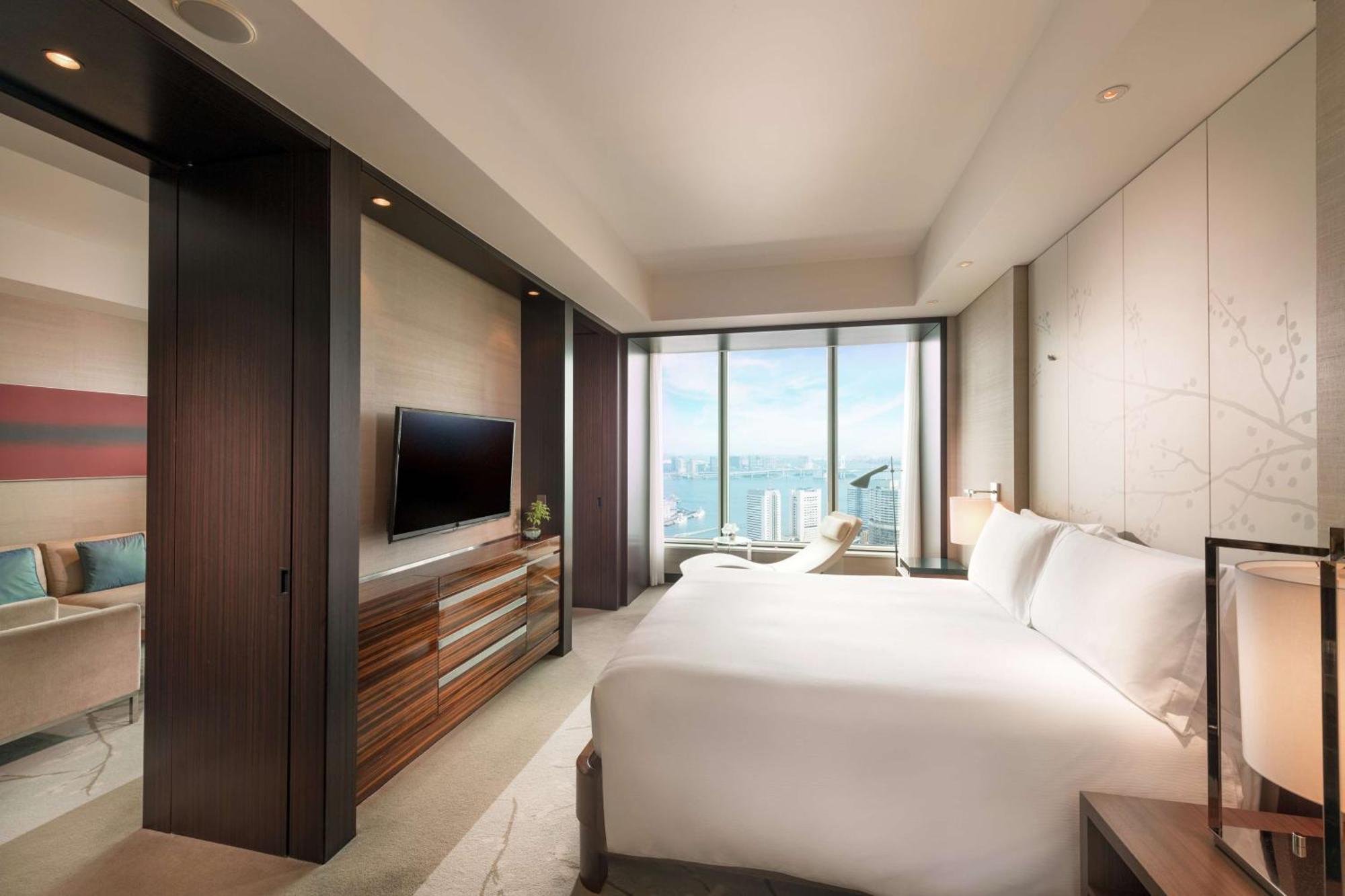 King Suite with Bay View