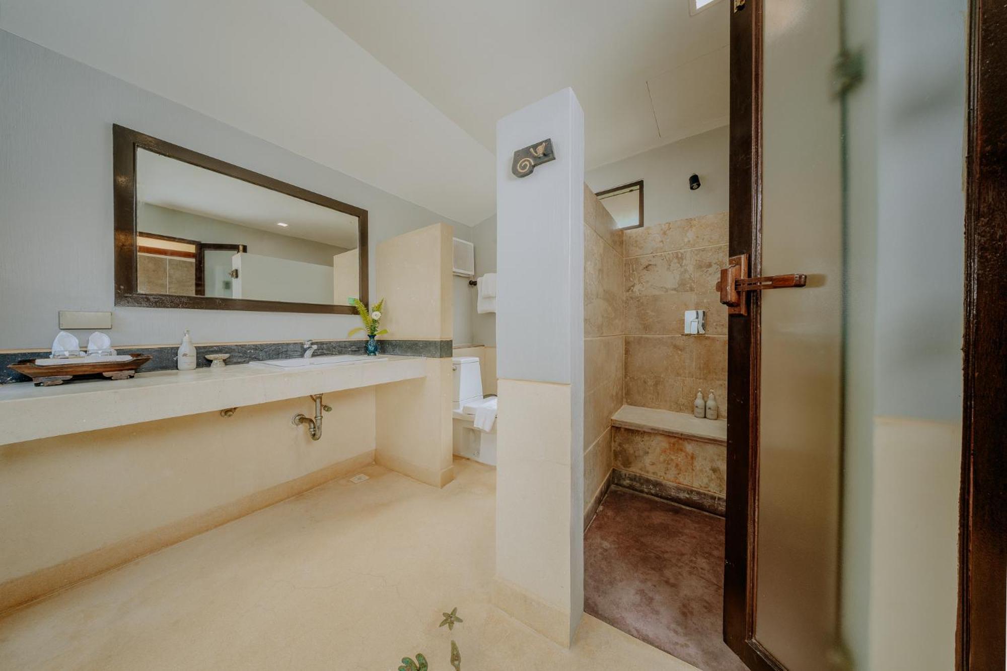 One-Bedroom Cottage with Spa Bath