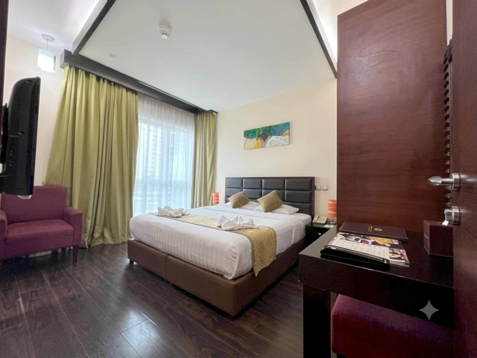 One-Bedroom Premier Apartment
