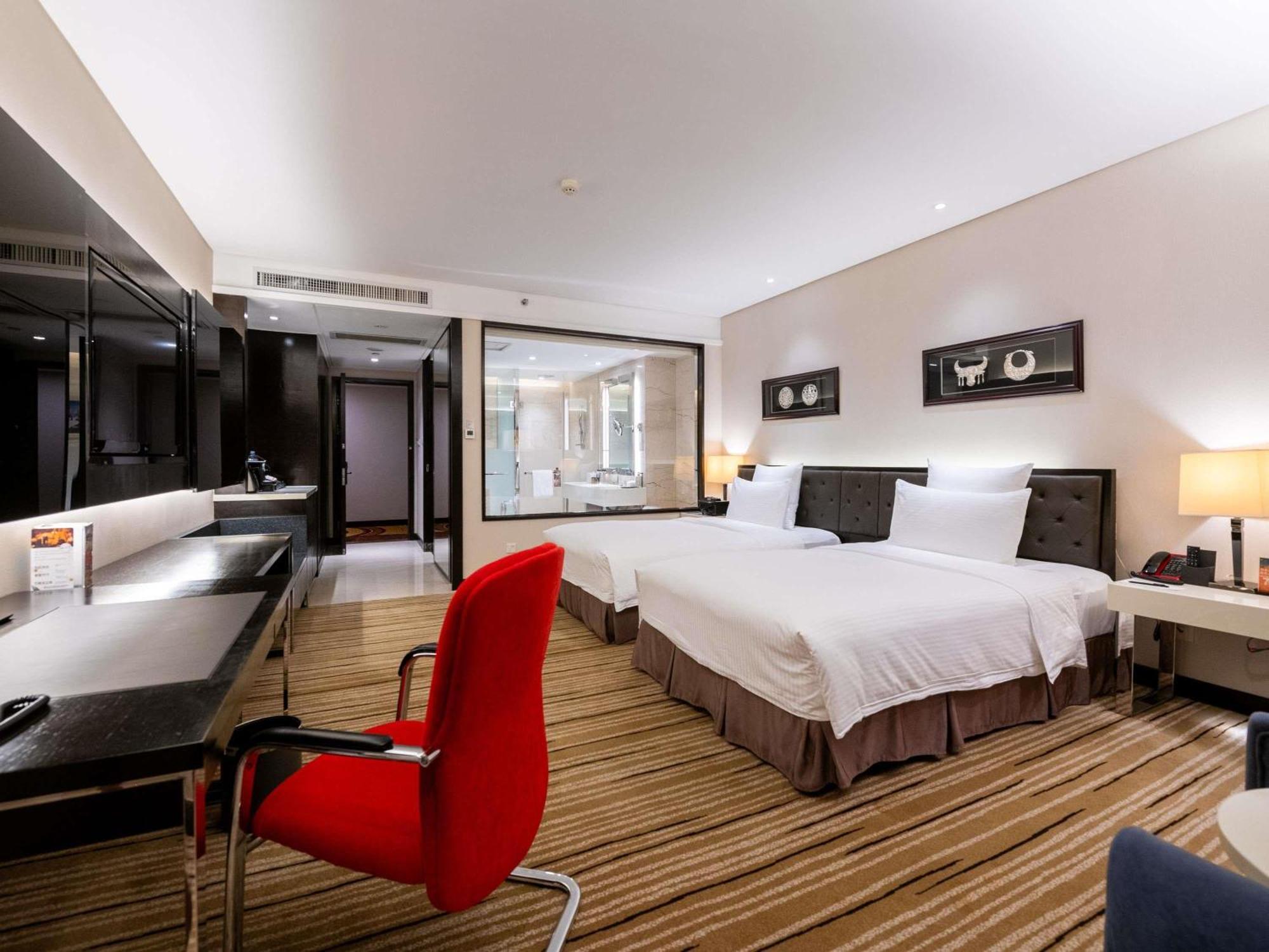 Superior Room with Two Twin Beds