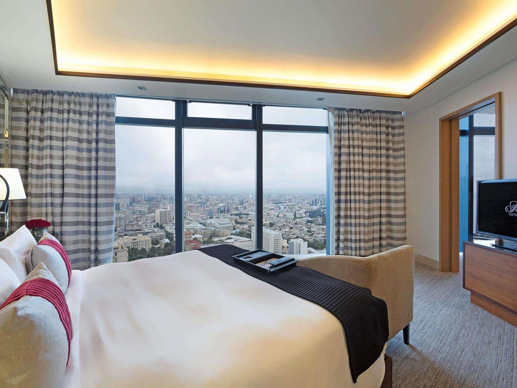 Fairmont Gold Signature Suite City View