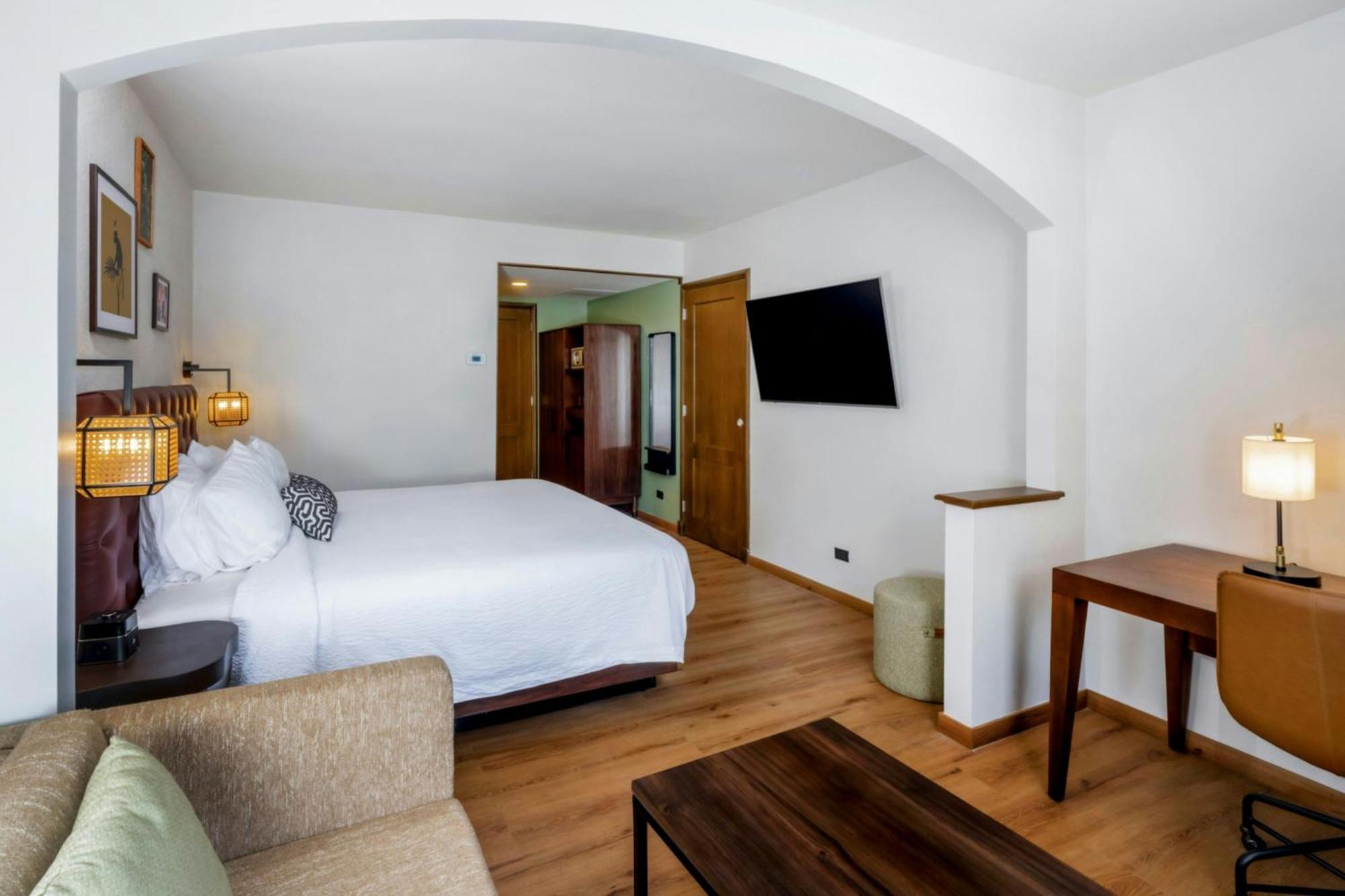 Deluxe King Room