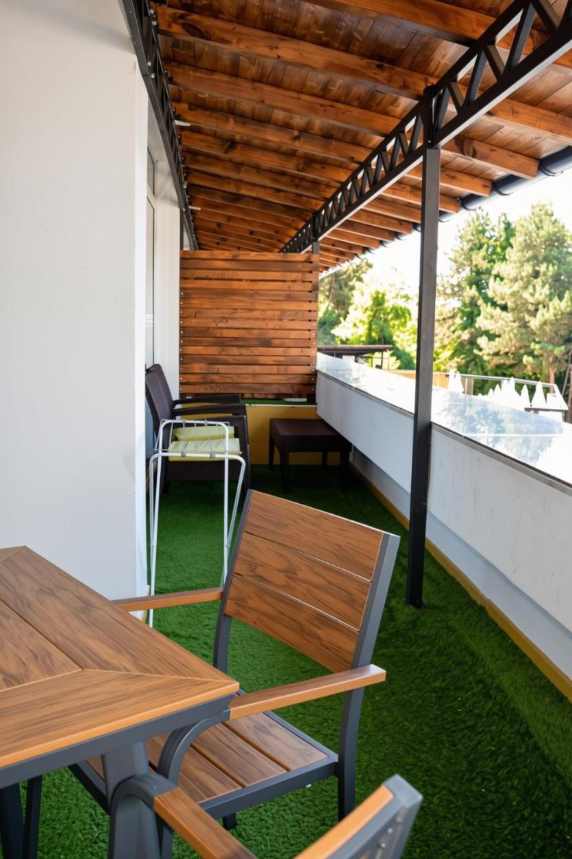 Suite with Balcony and Lake View - Free SPA access