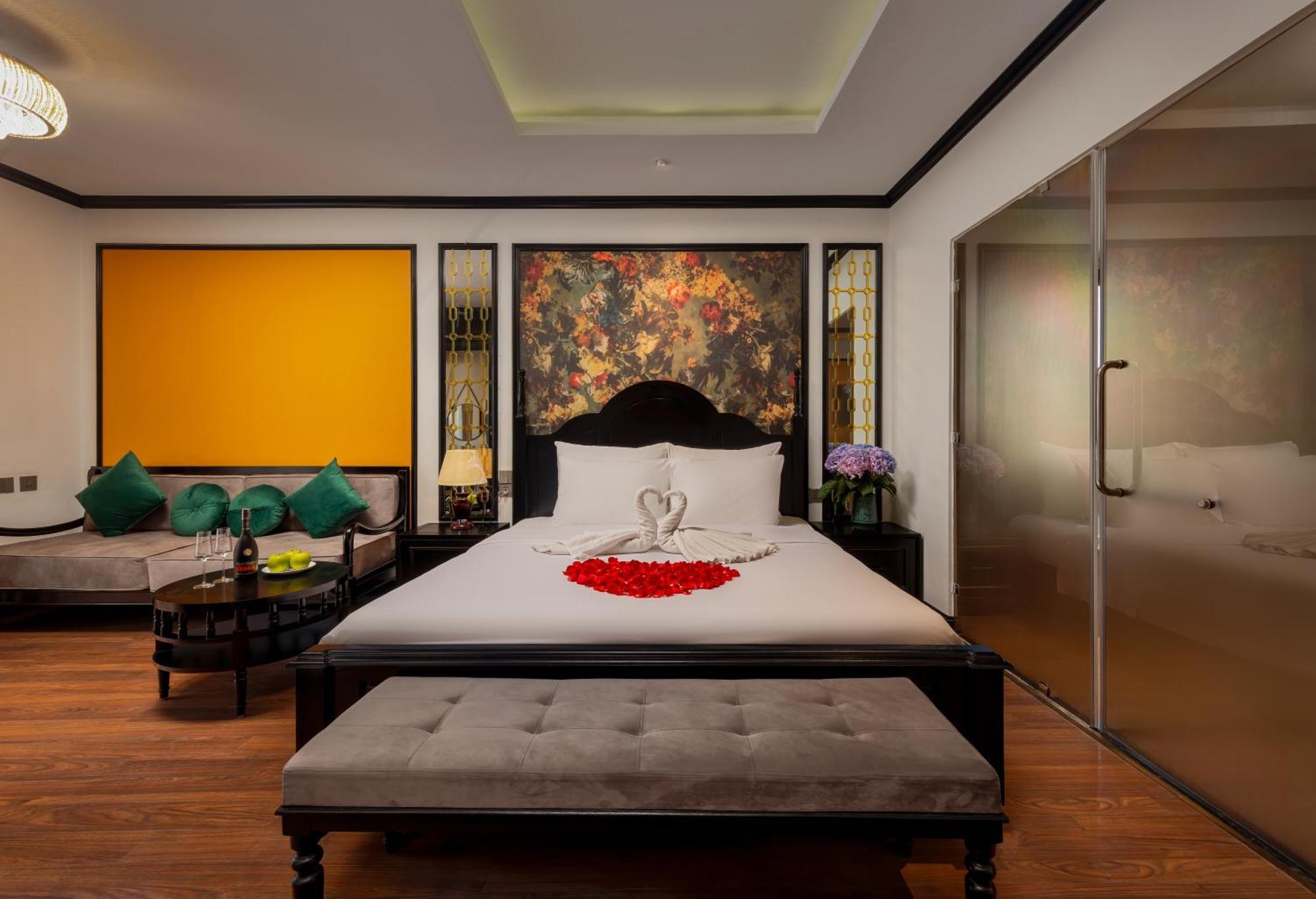 Suite with Lake View