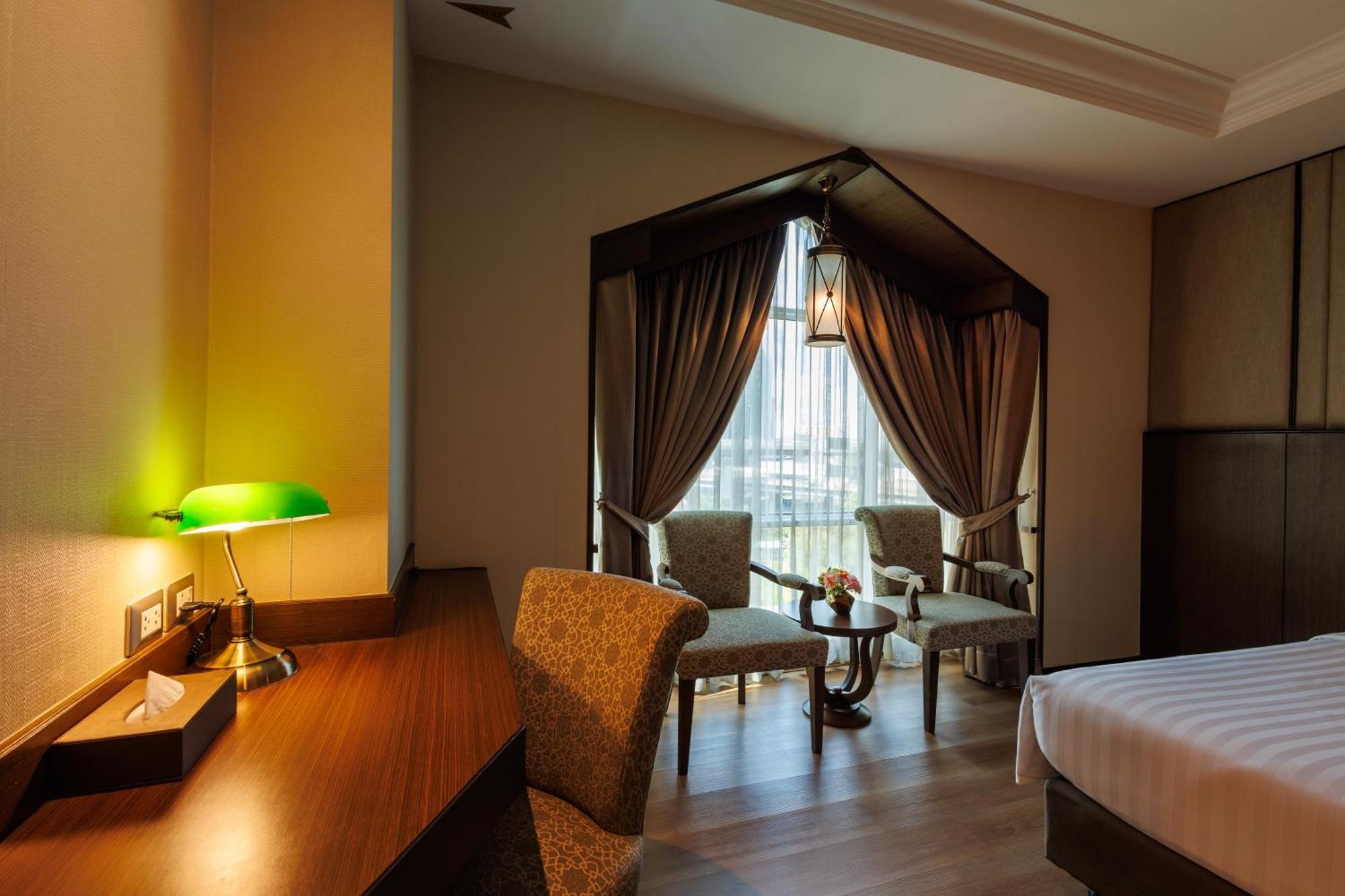 Superior Twin Room with City View