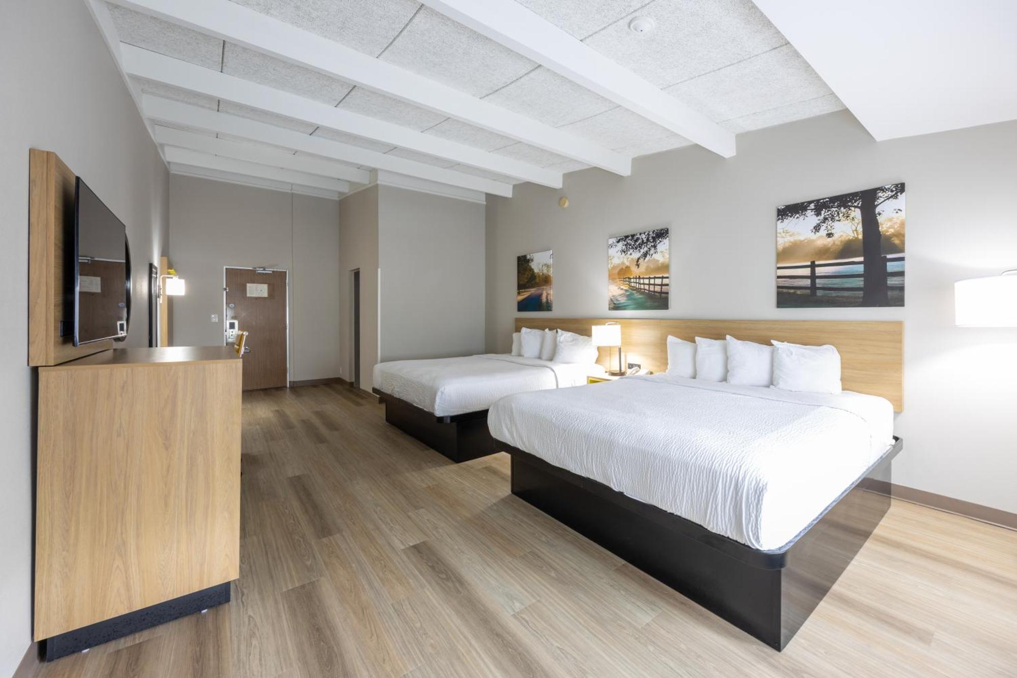 Two King Beds - Non-Smoking
