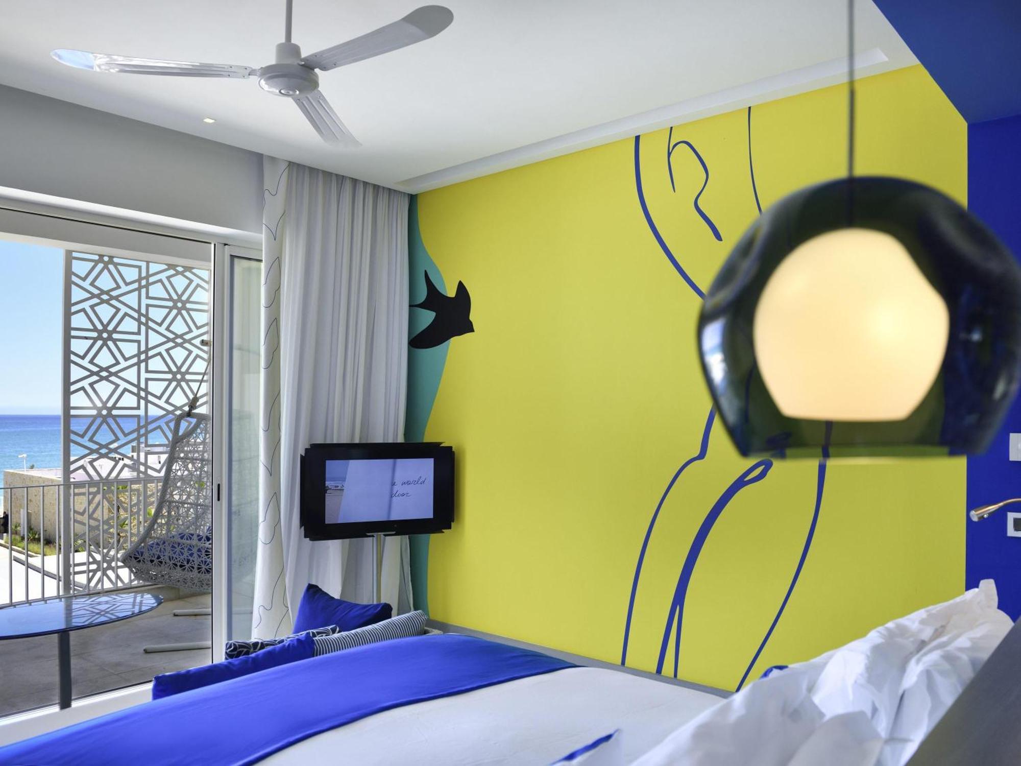 Luxury Room, 1 King-Size Bed, Sea View, Private Terrace