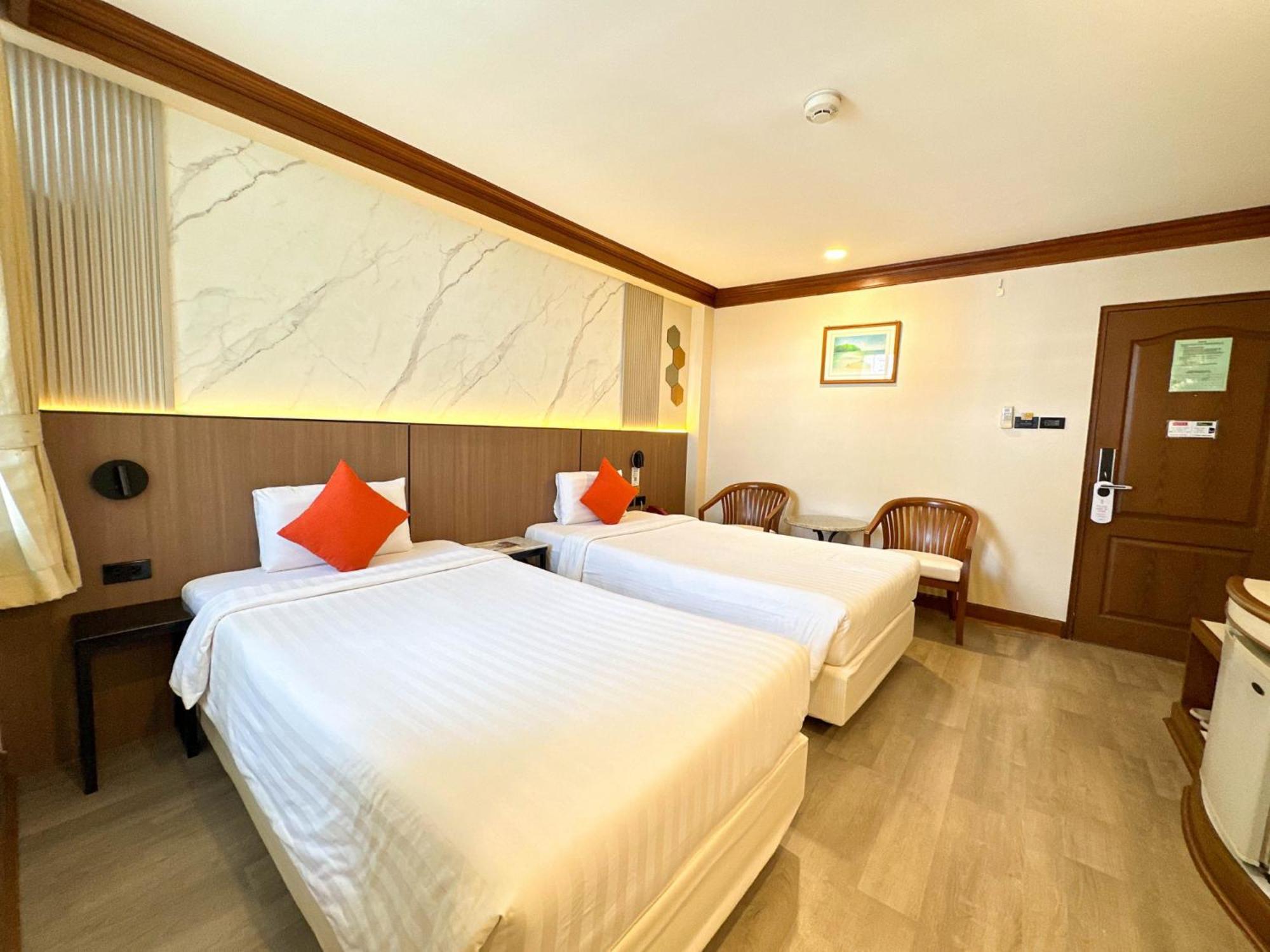 Standard Twin Room