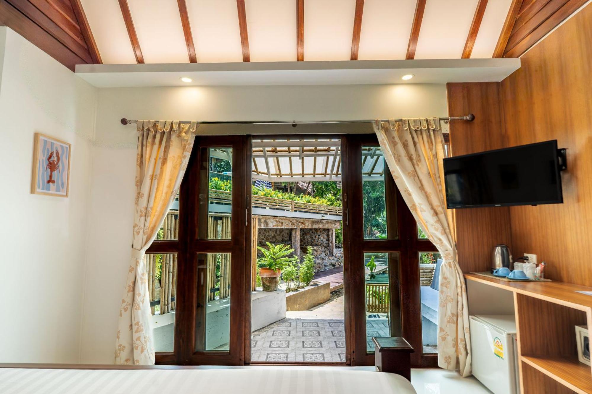 Deluxe Bungalow
