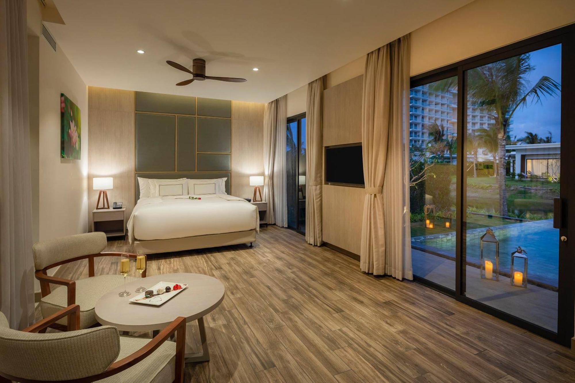 The Level 1-Bedroom Lakefront Pool Villa with Lounge benefits