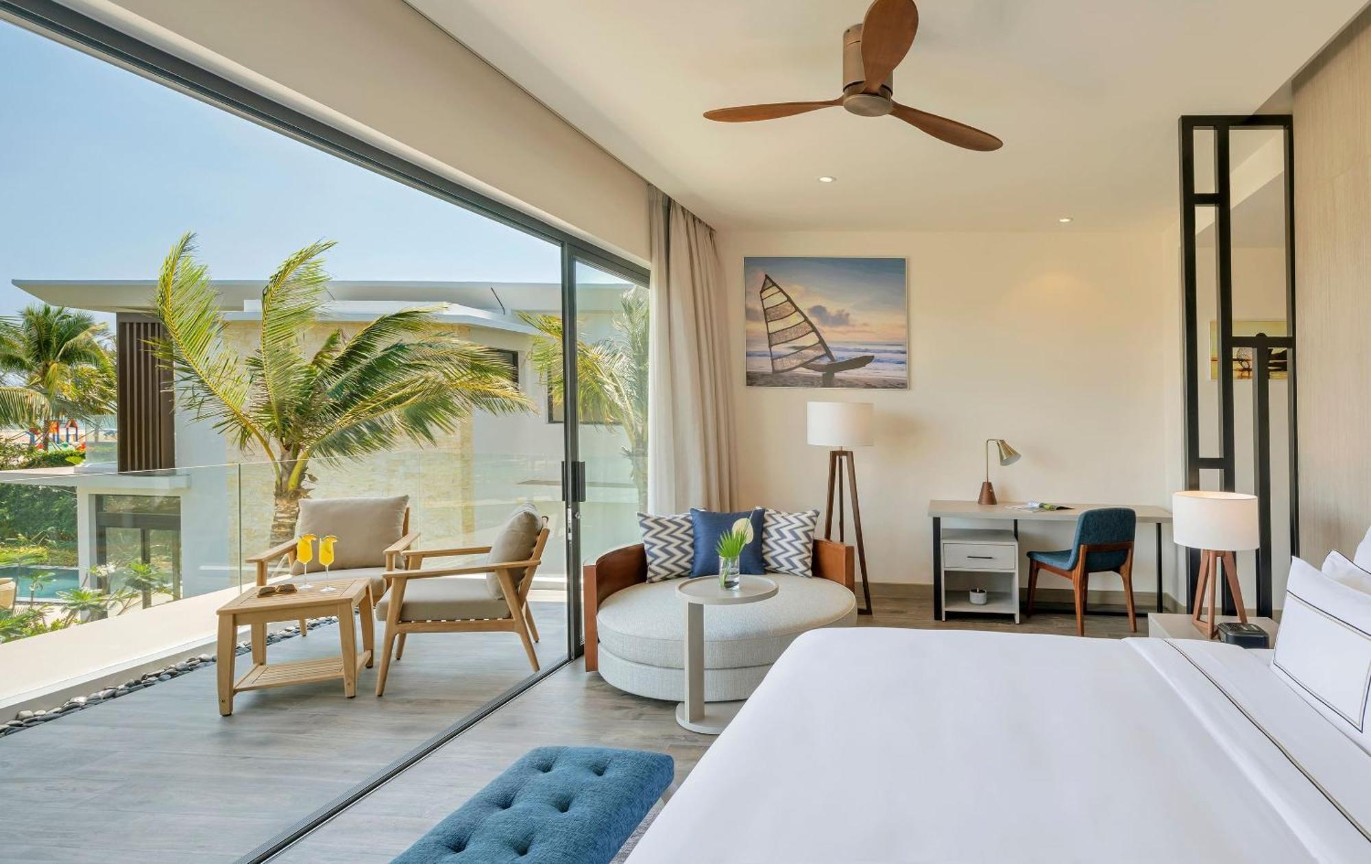 The Level 3-Bedroom Lakefront Pool Villa with Lounge benefits