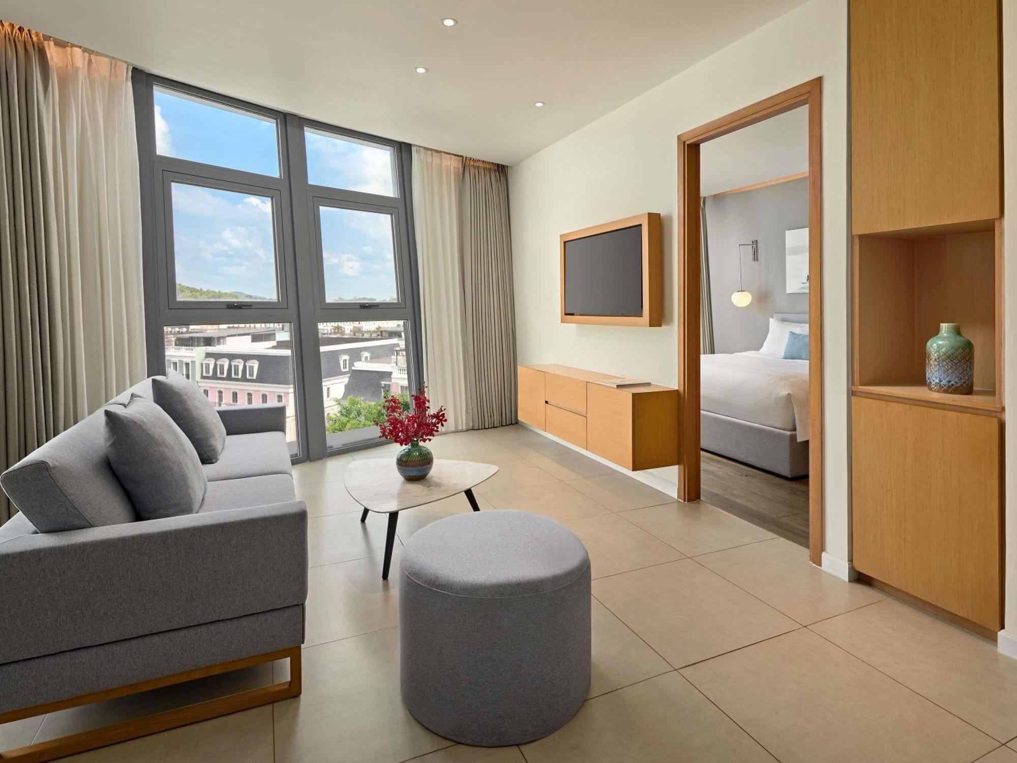 Junior Suite with One King Bed