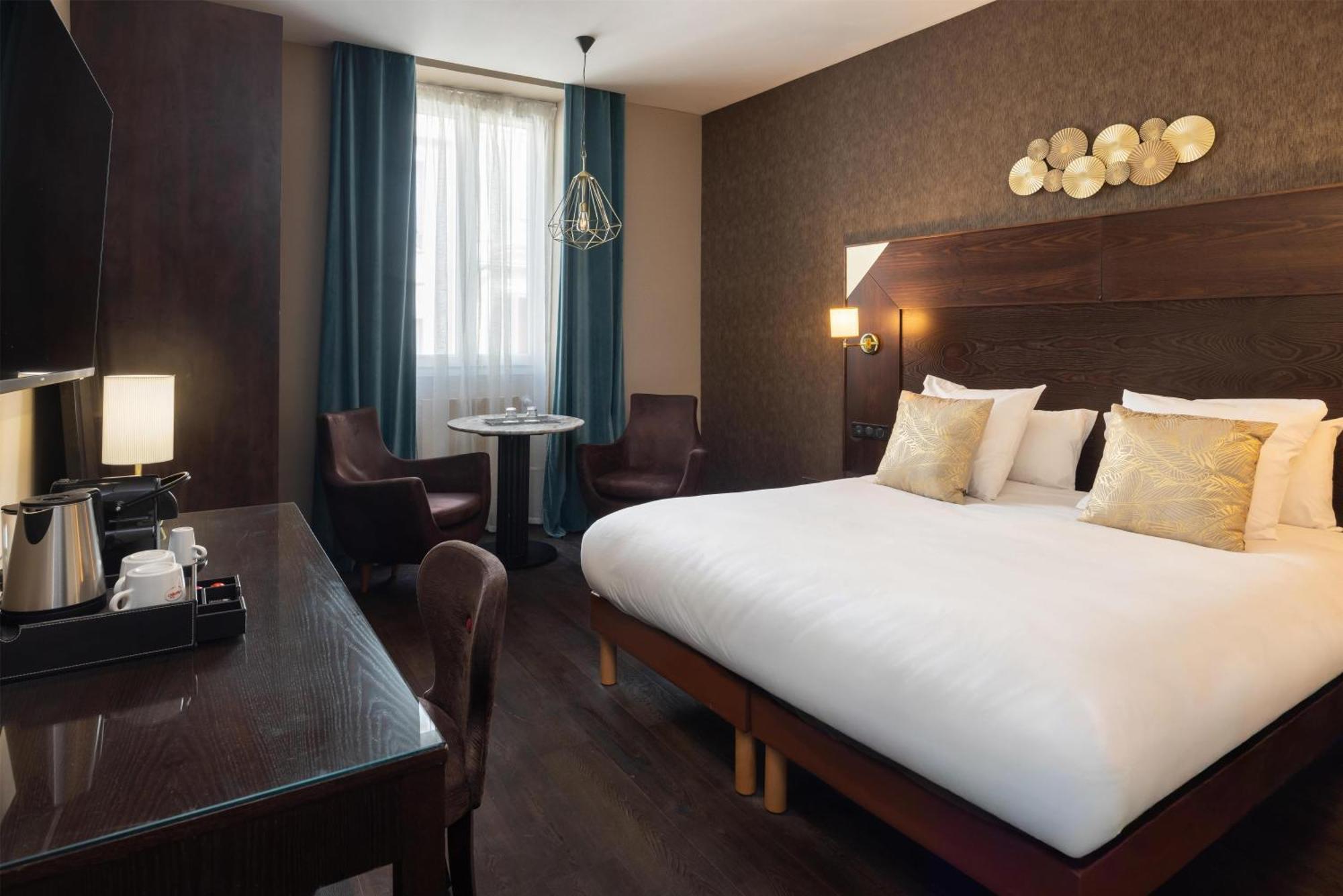 Executive Queen Room - Non-Smoking