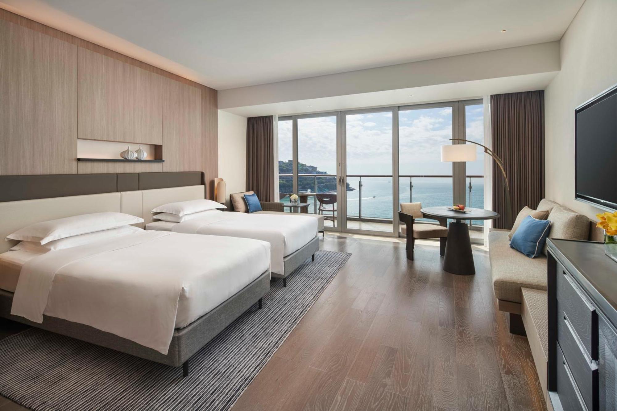 Classic Twin Room with Ocean View - High Floor