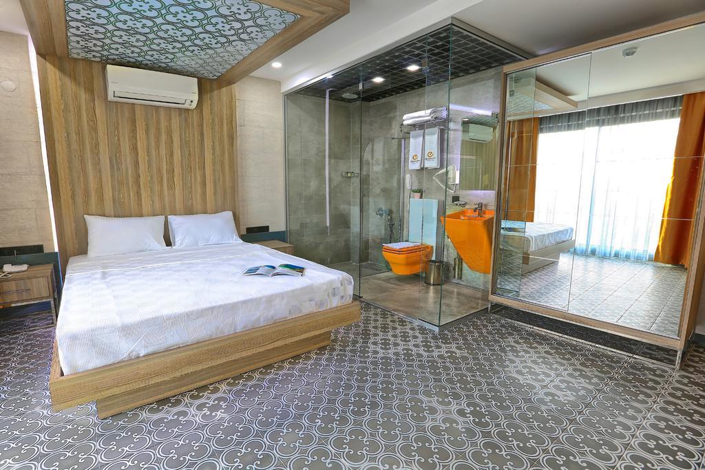 Double Room with Private Bathroom - Sea View