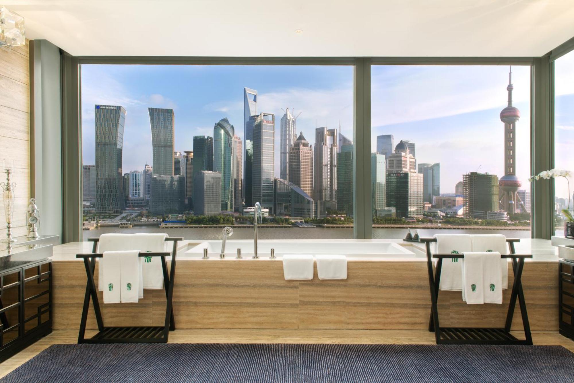 Grand Banyan Suite - Oriental Pearl Tower View
