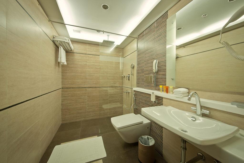 Deluxe Twin Non-Smoking Room - Book & Unlock Exclusive Deals