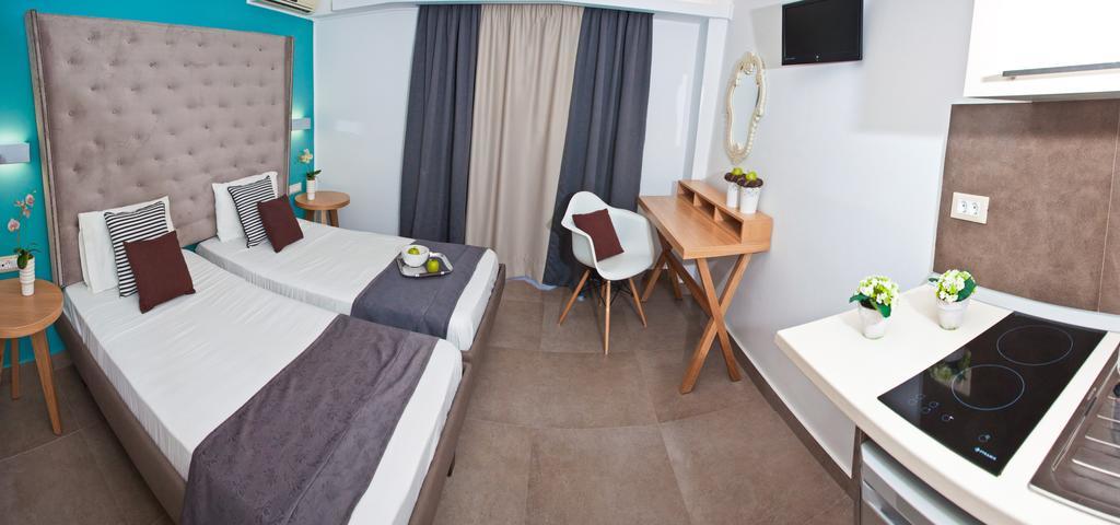 Studio (2 Adults)