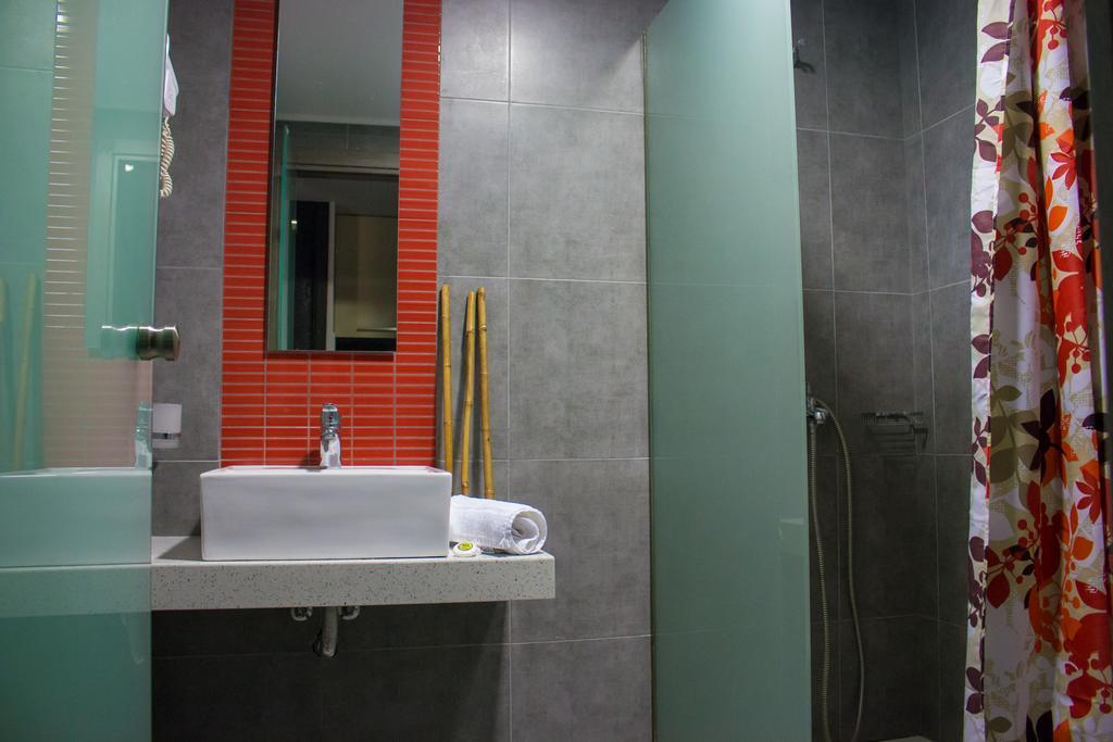 Studio (4 Adults)