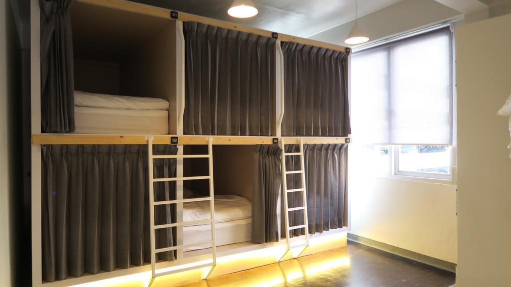 Capsule in 16 Capsule bed Female Dormitory Room