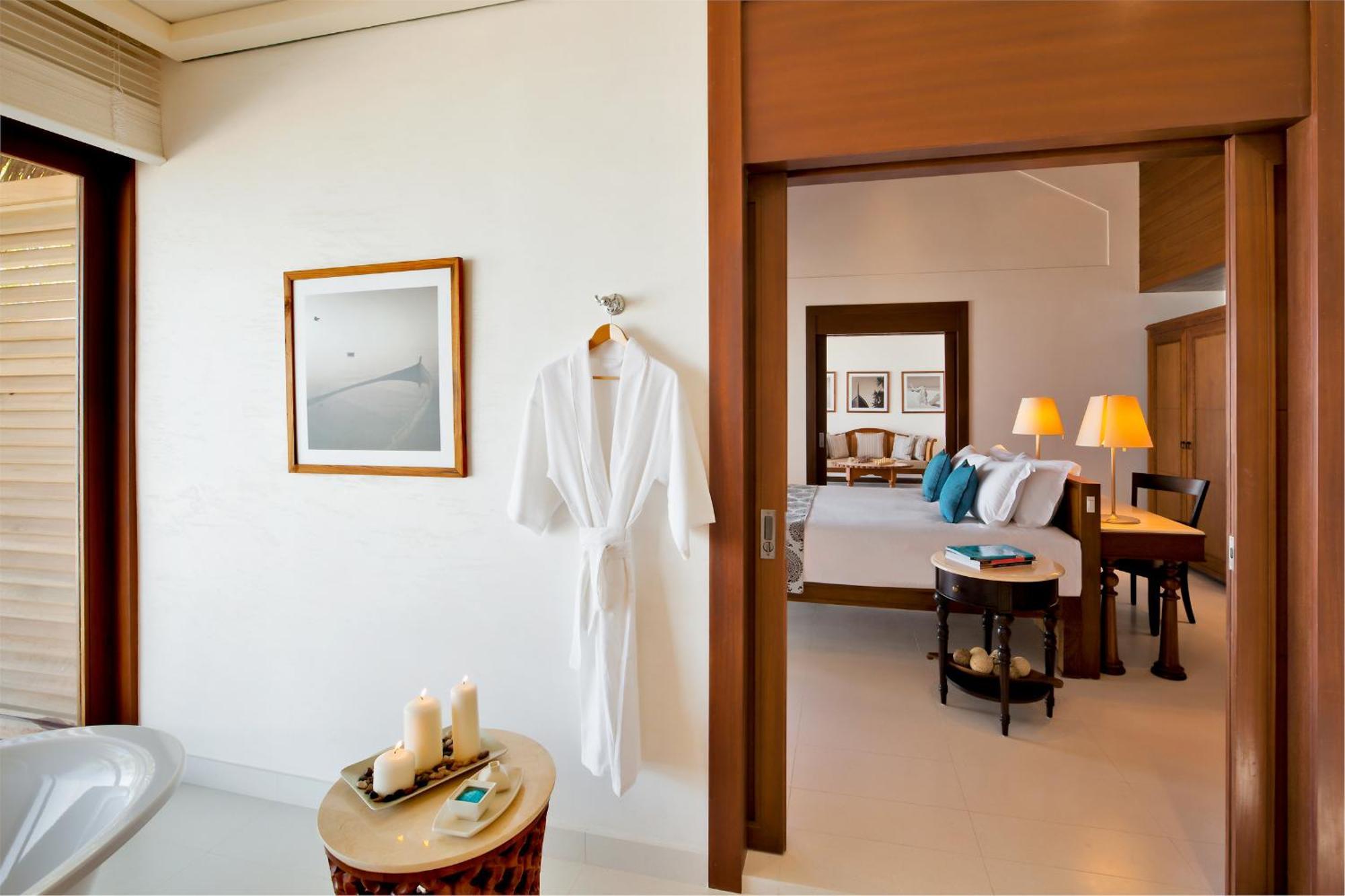 Special Offer: 2 nights Beach Pool Villa + 2 nights Water Pool Villa