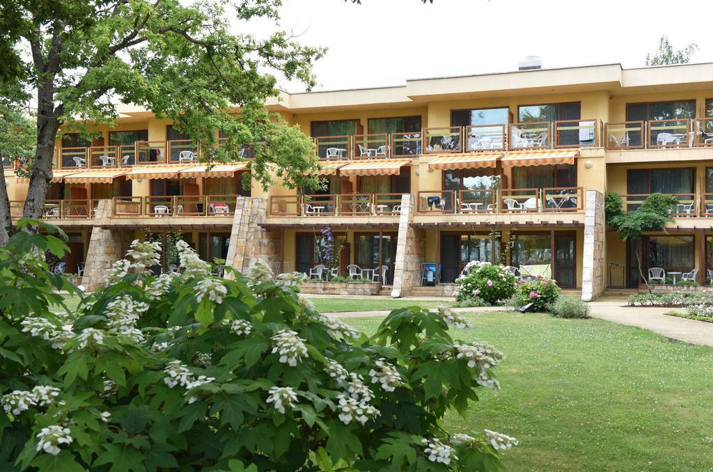 Double Room with Bunk Beds with Free Parking (2 Adults + 2 Children) - Ground Floor