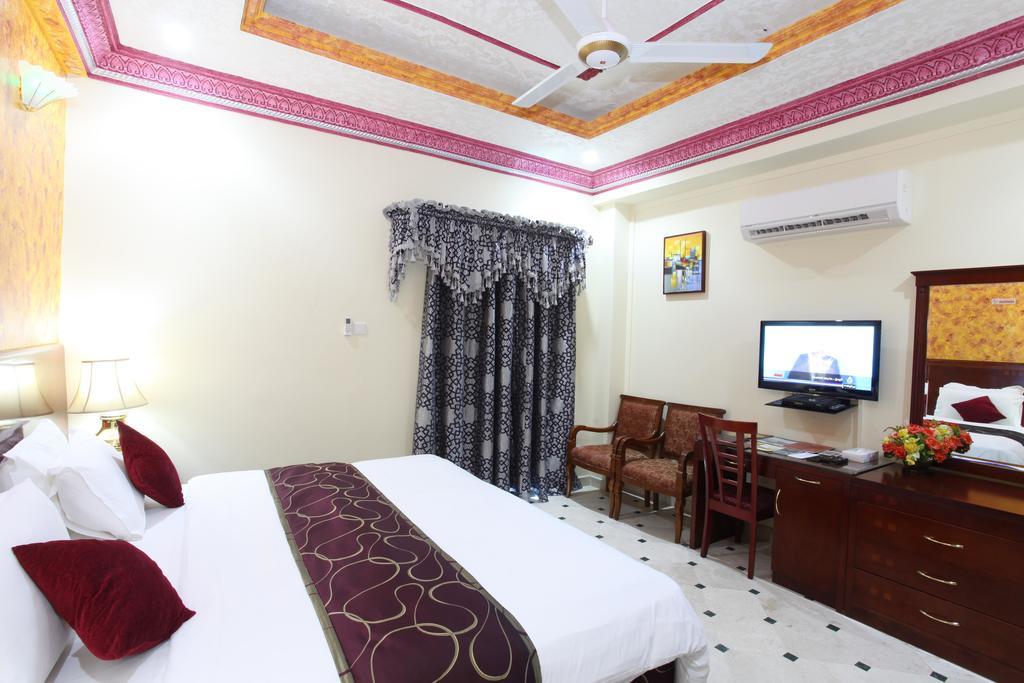 Standard King Room