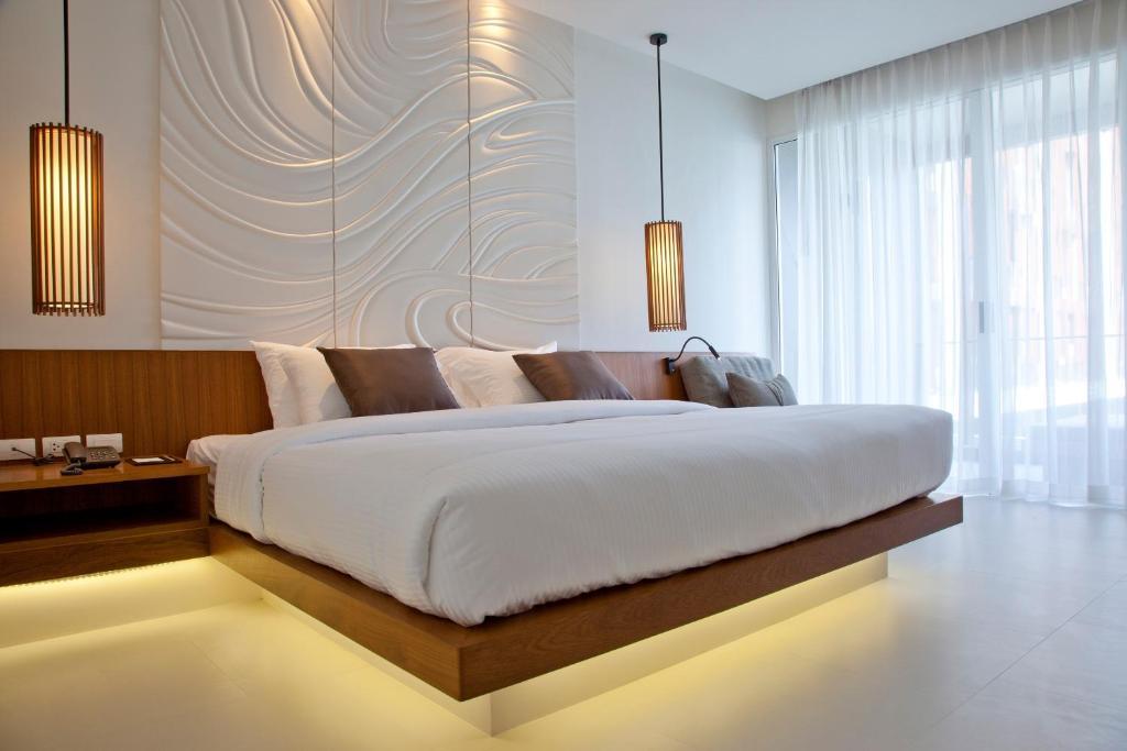 Double or Twin Room with Pool View