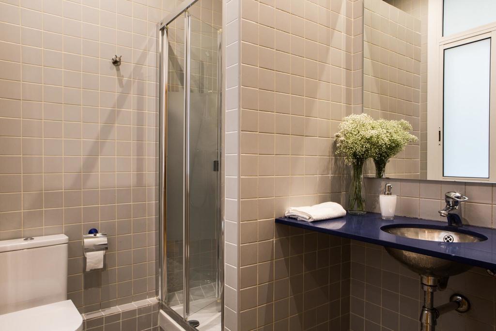 Double Room with Extra Bed and Shared Bathroom