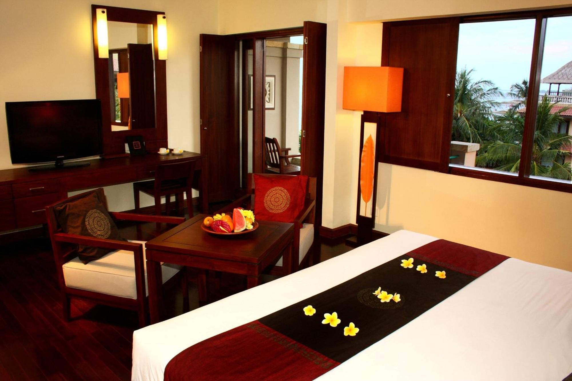 Deluxe Ocean Room