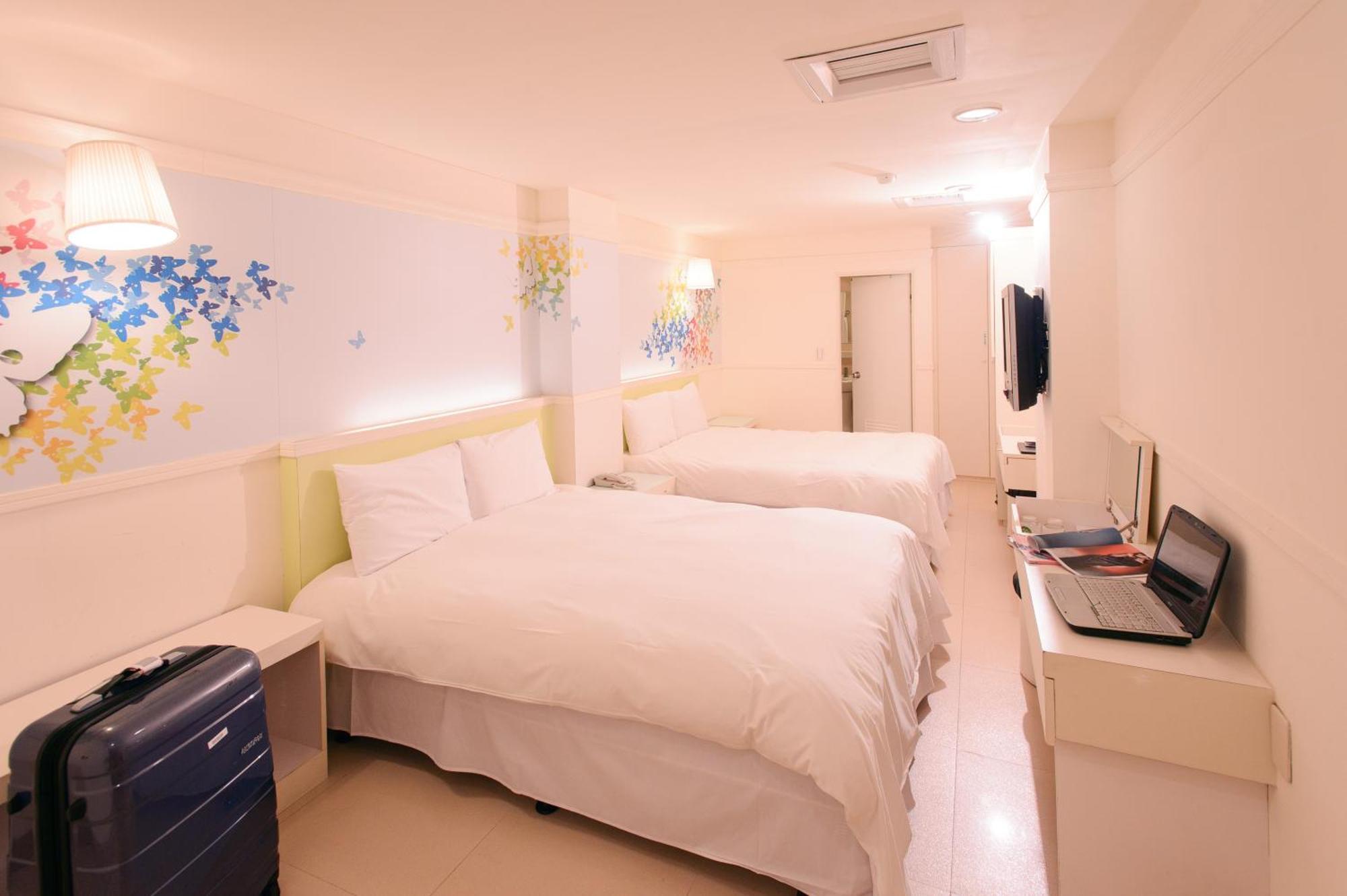 Standard Quadruple Room