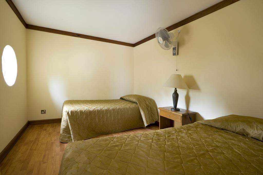 Deluxe Family Suite