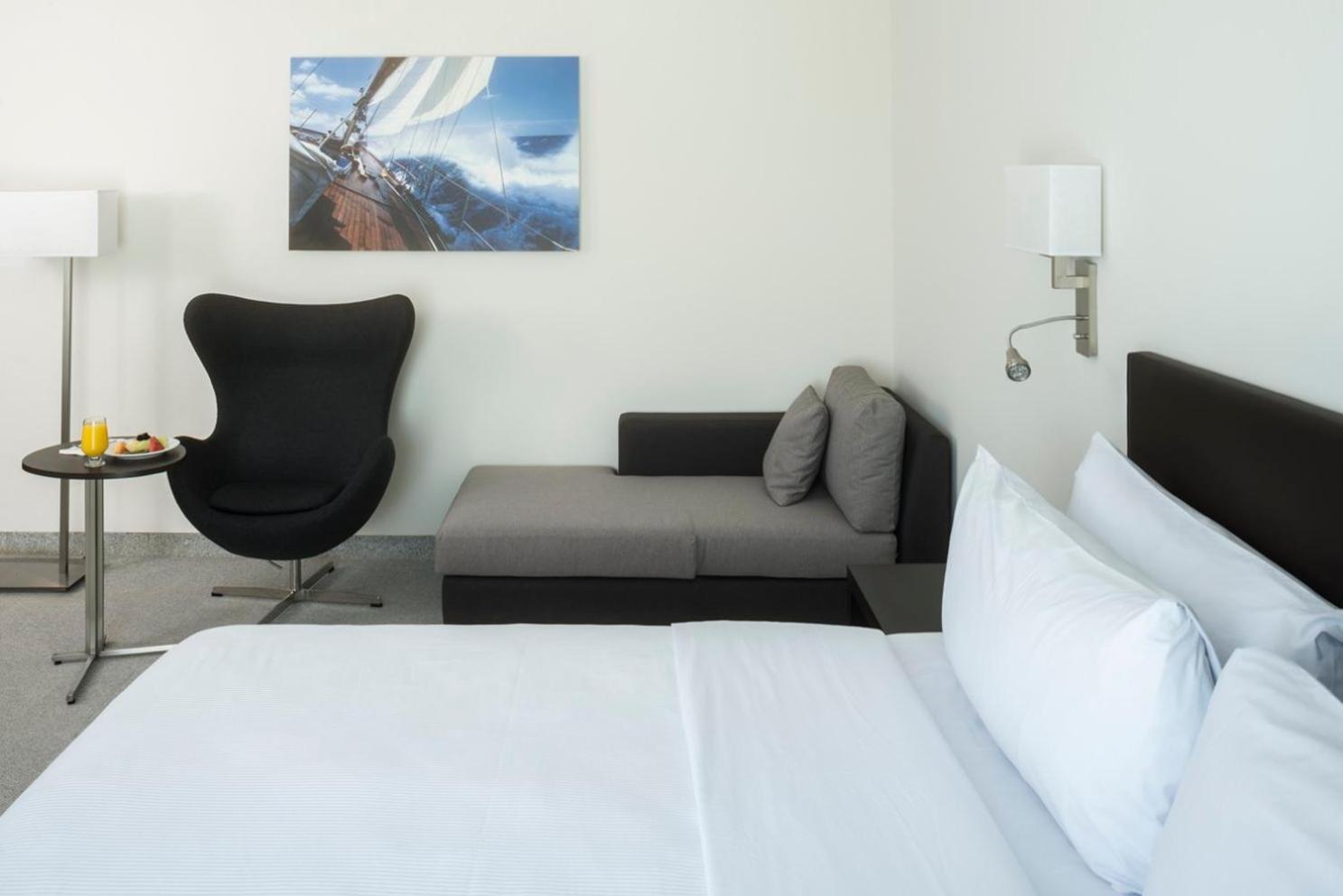 Deluxe Room 1 King