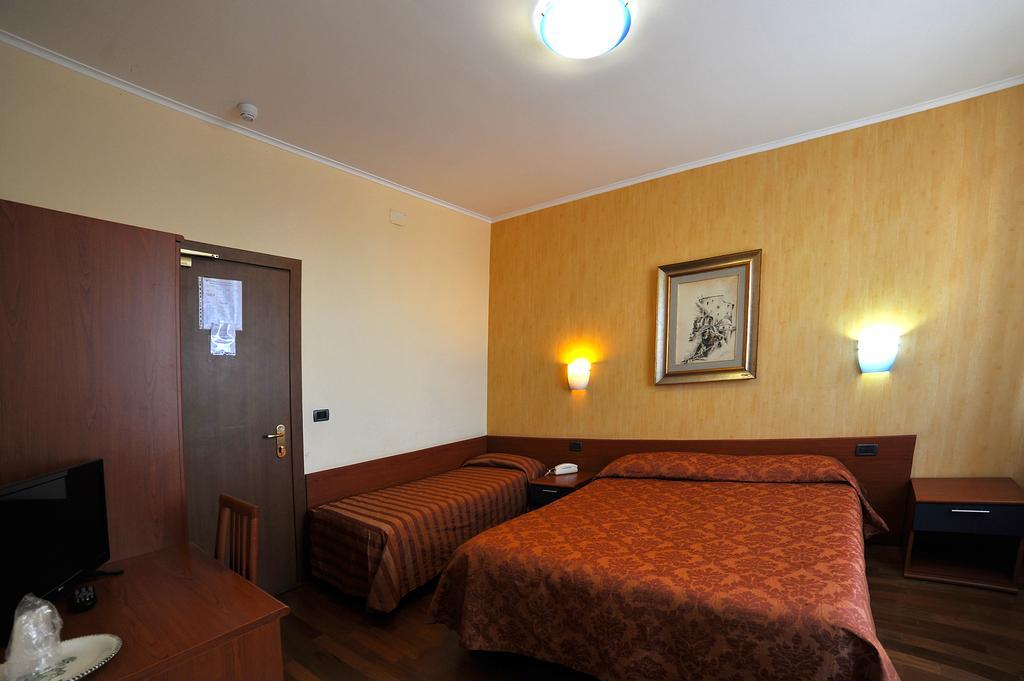 Deluxe Queen Suite