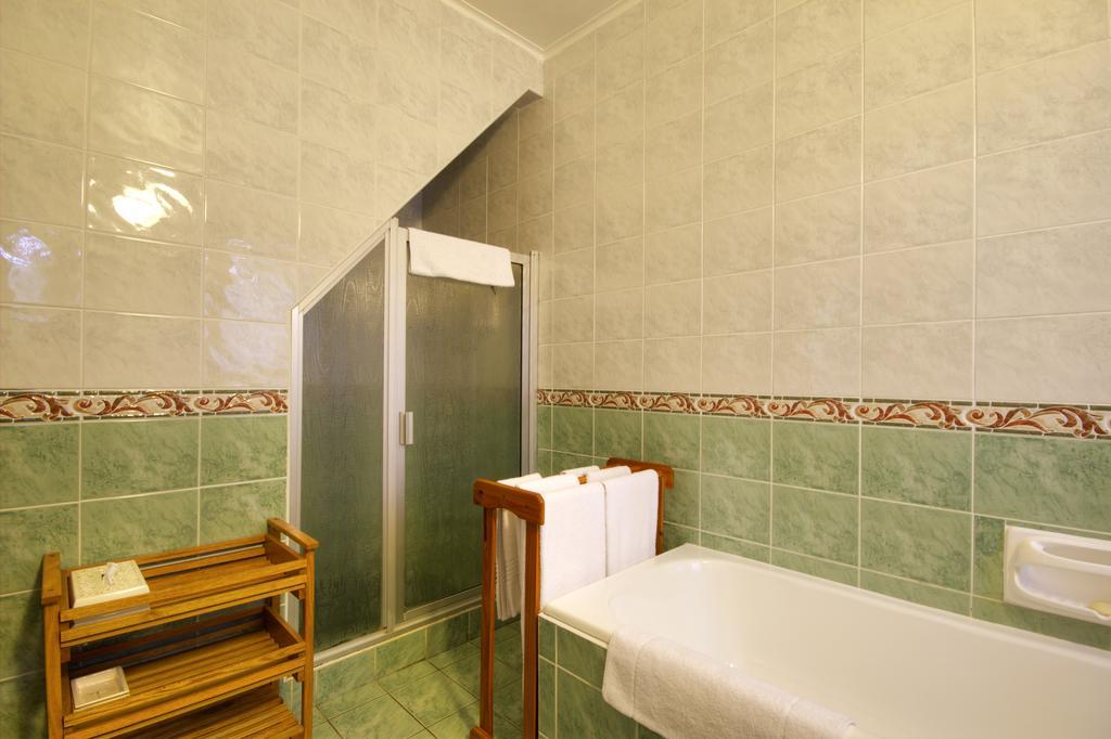 Deluxe King Room with Extra Bed