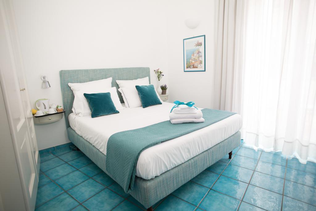 Superior Double Room with Partial Sea View and Terrace