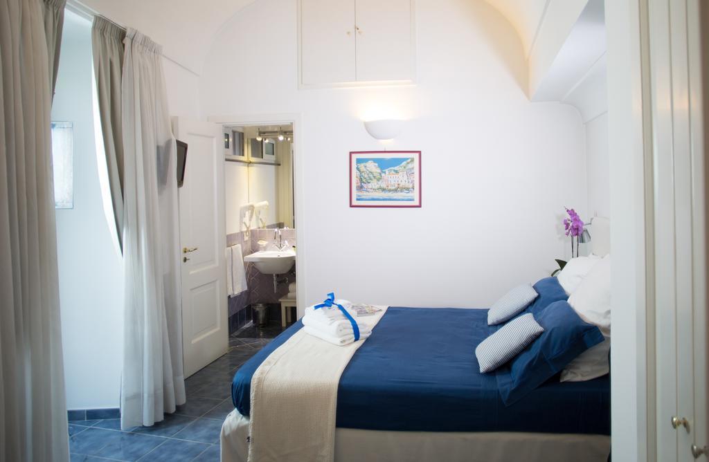 Standard Double Room with City View