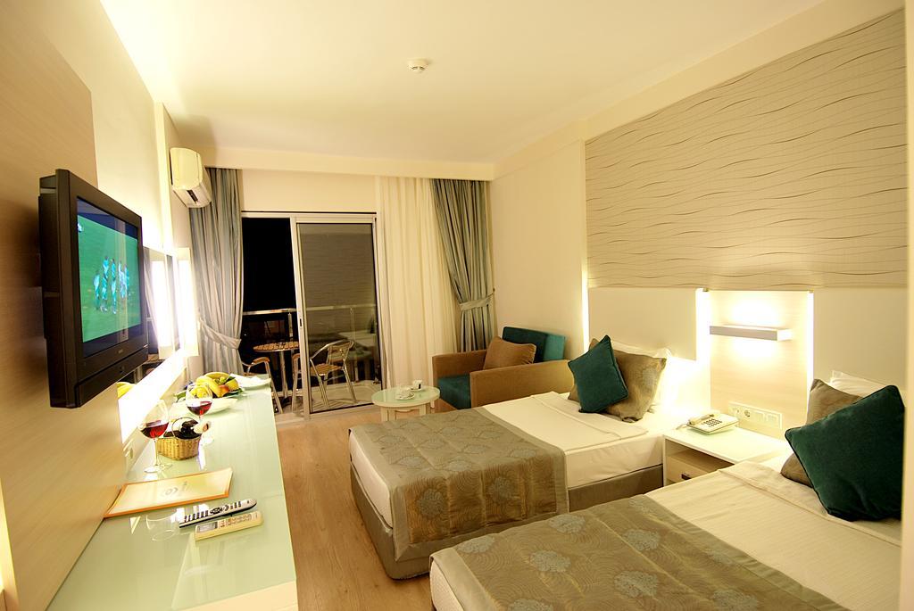 Single Room with Mountain View