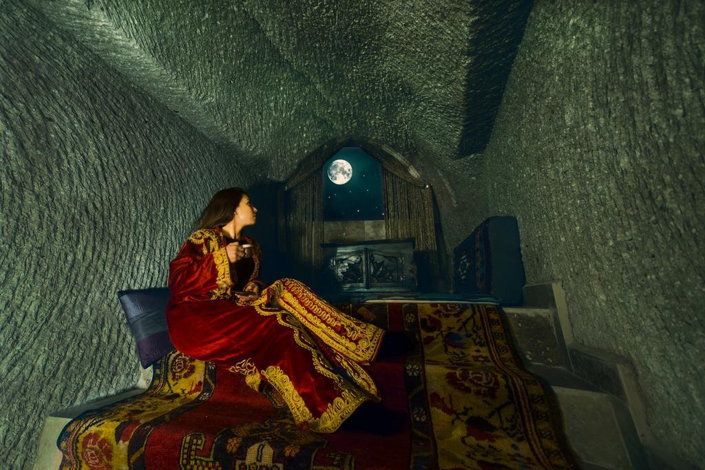 Junior Cave Suite